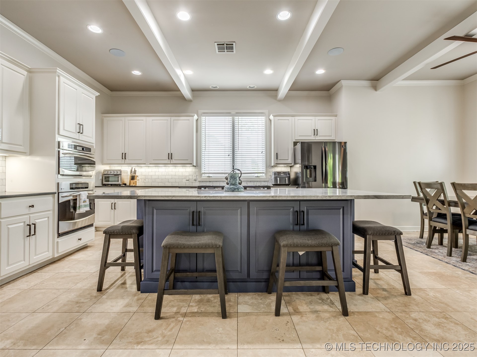 3661 S Lewis Avenue Property Photo 16