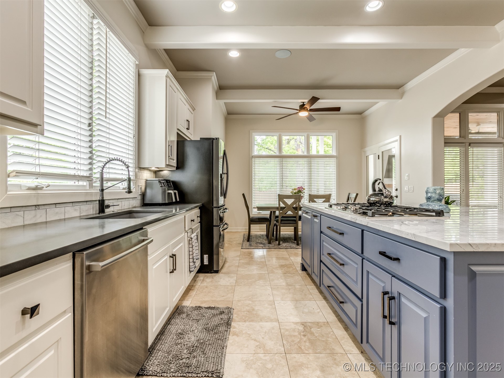 3661 S Lewis Avenue Property Photo 17