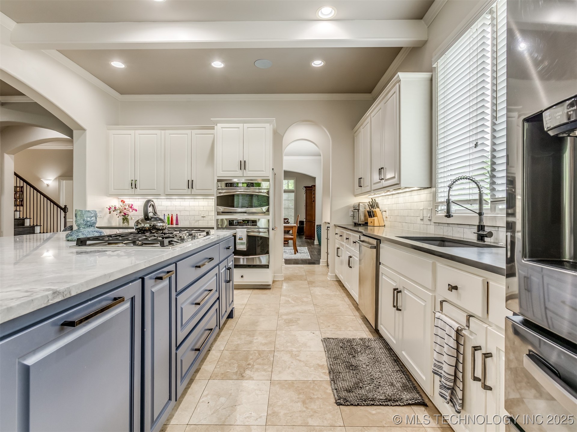 3661 S Lewis Avenue Property Photo 18