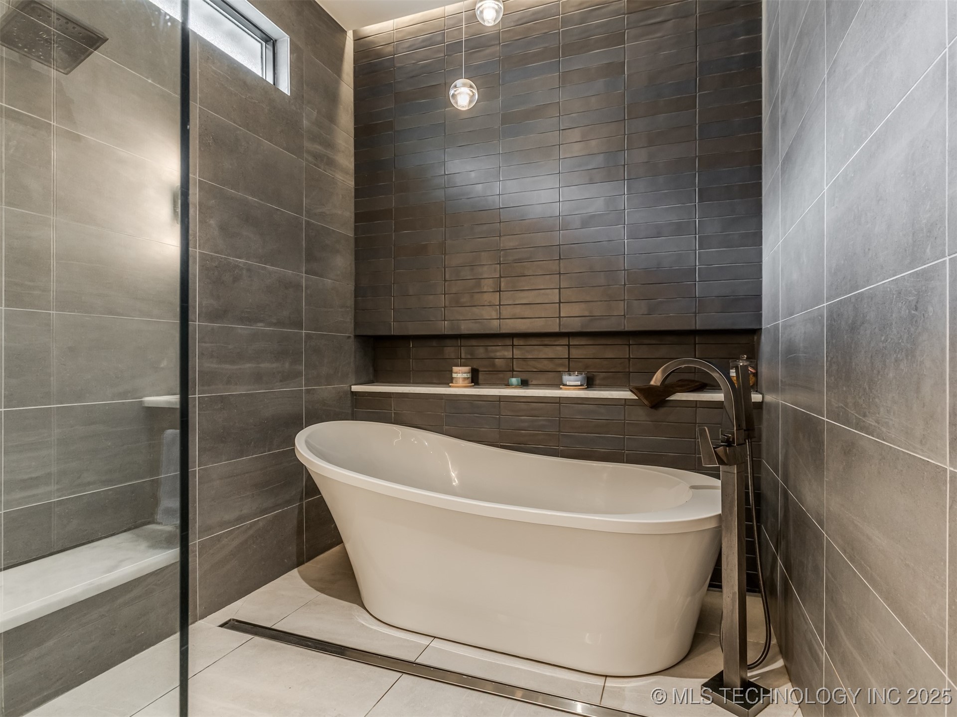 3661 S Lewis Avenue Property Photo 33