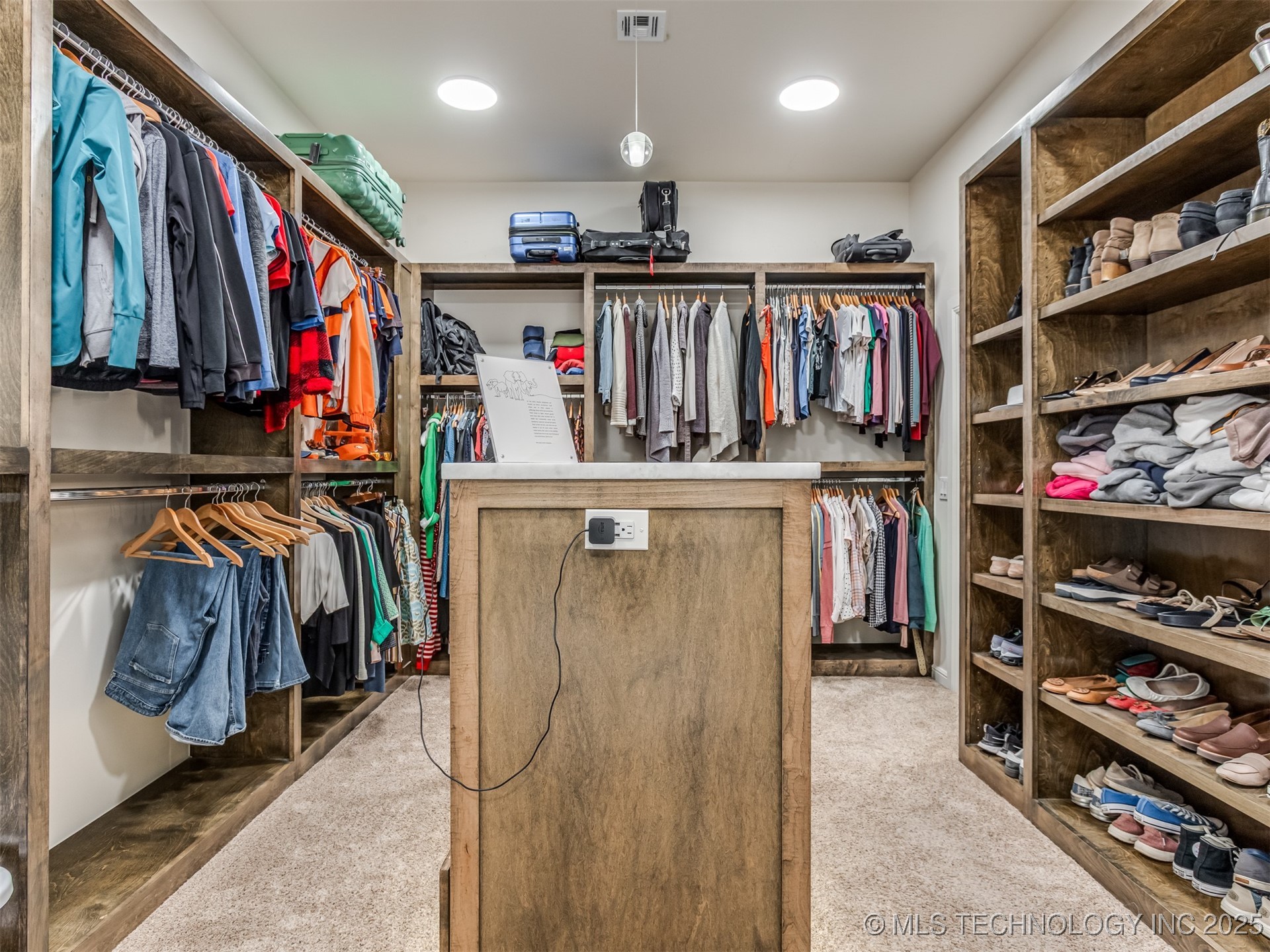 3661 S Lewis Avenue Property Photo 35