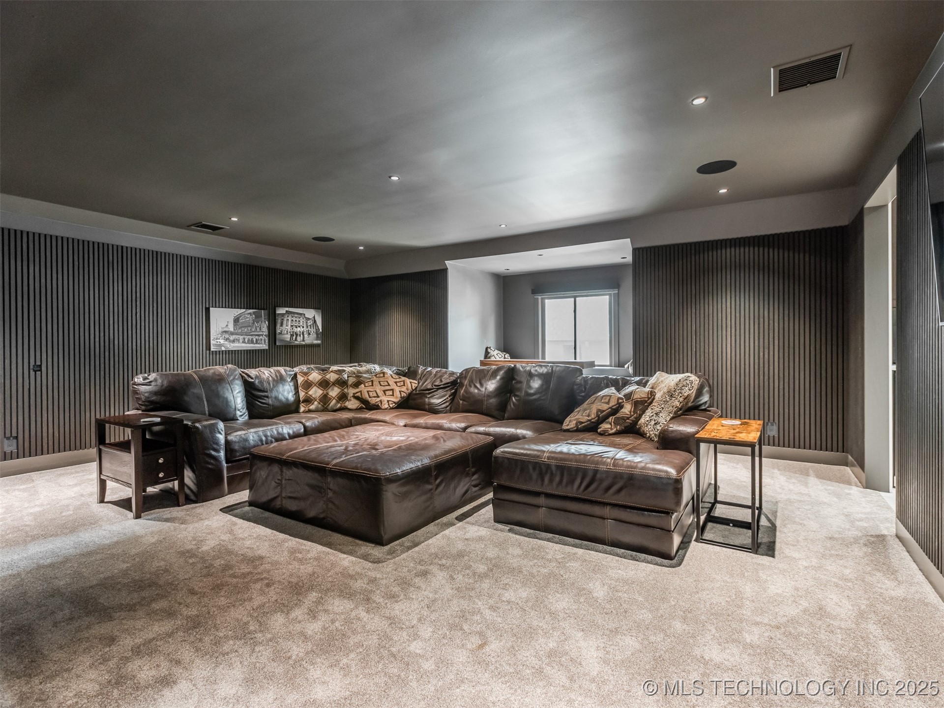 3661 S Lewis Avenue Property Photo 54