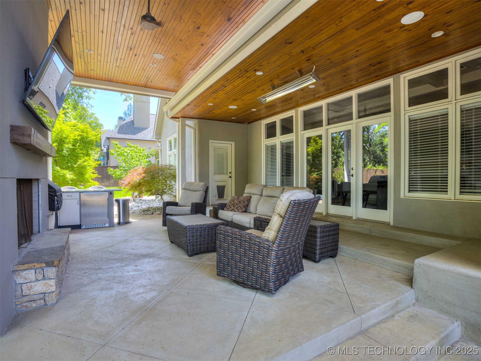 3661 S Lewis Avenue Property Photo 60