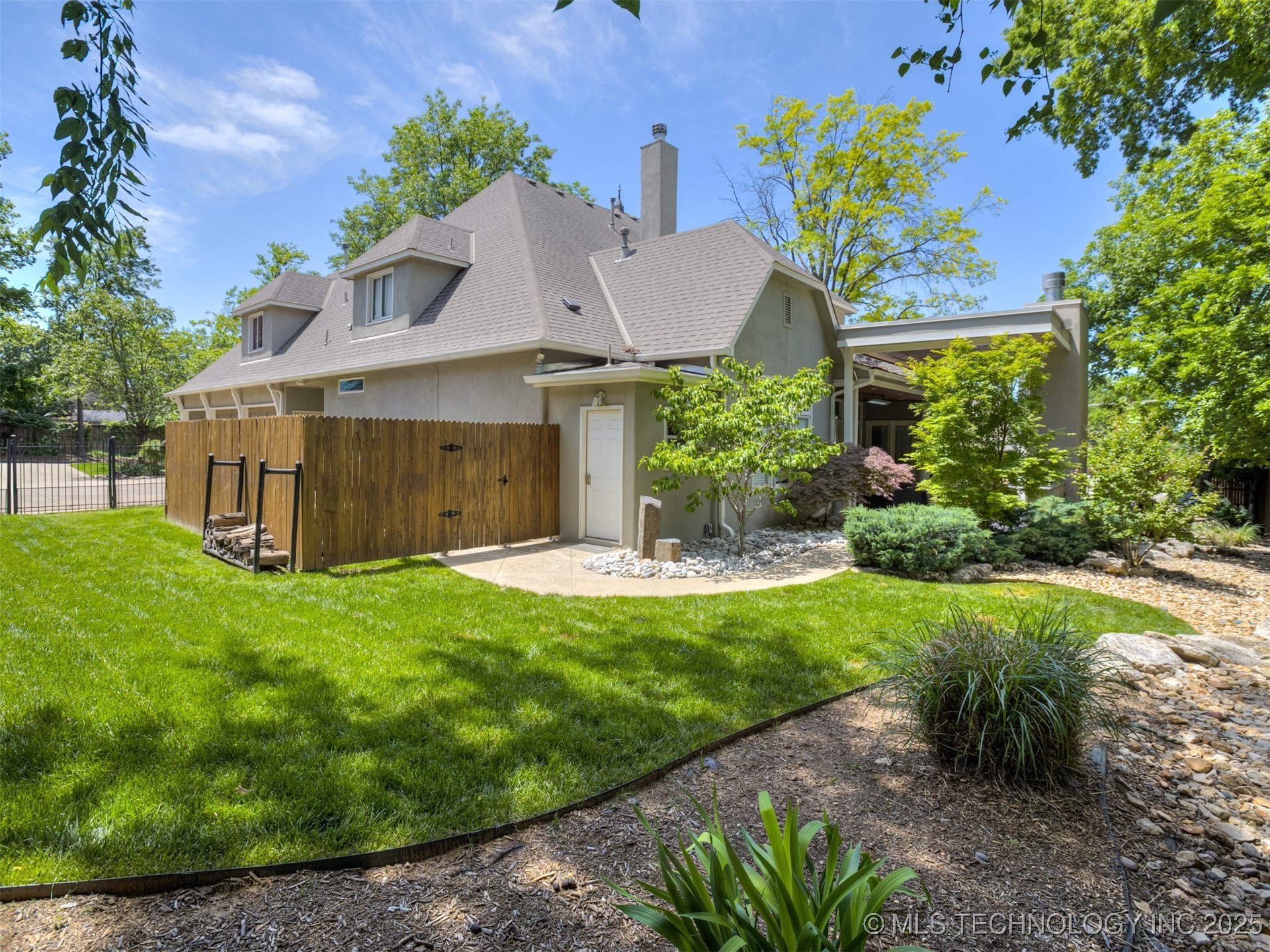 3661 S Lewis Avenue Property Photo 64