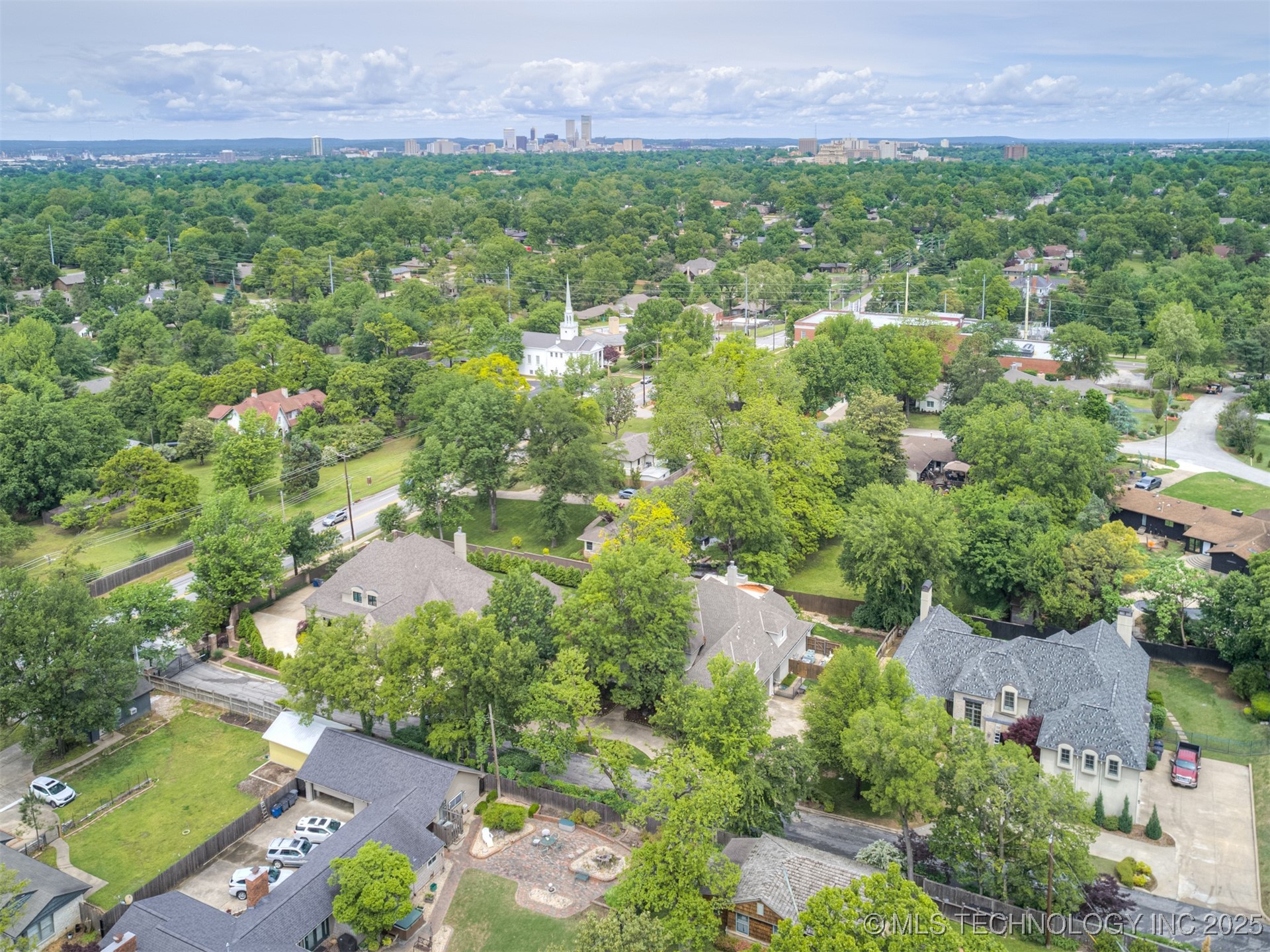 3661 S Lewis Avenue Property Photo 70