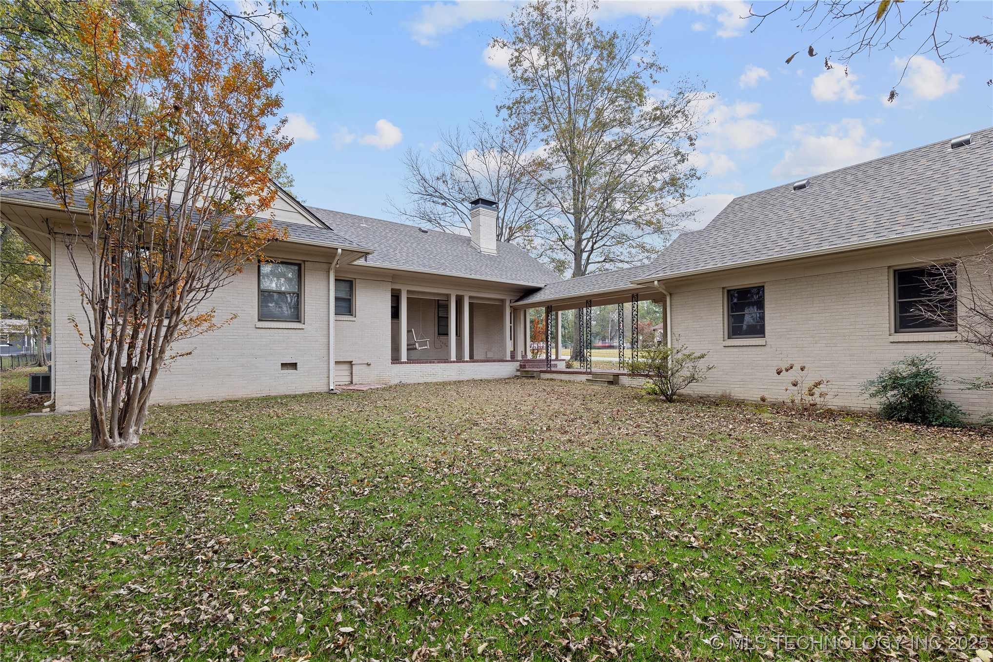 816 S Mcquarrie Avenue Property Photo 5