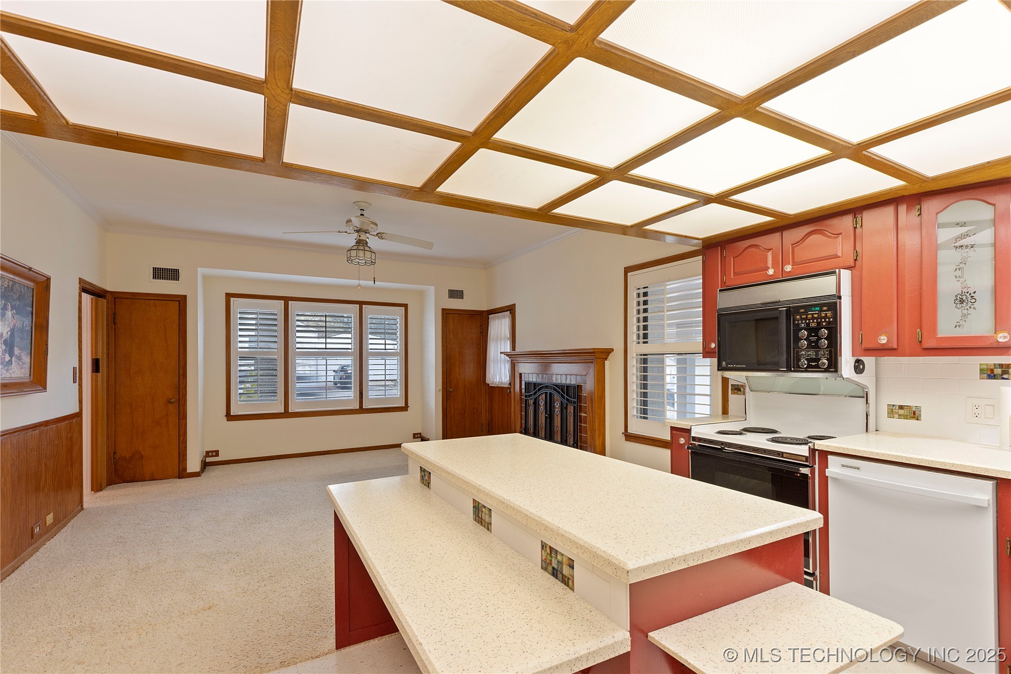 816 S Mcquarrie Avenue Property Photo 7