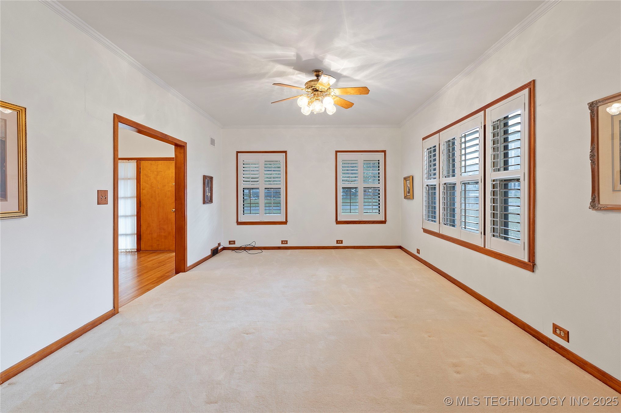 816 S Mcquarrie Avenue Property Photo 14