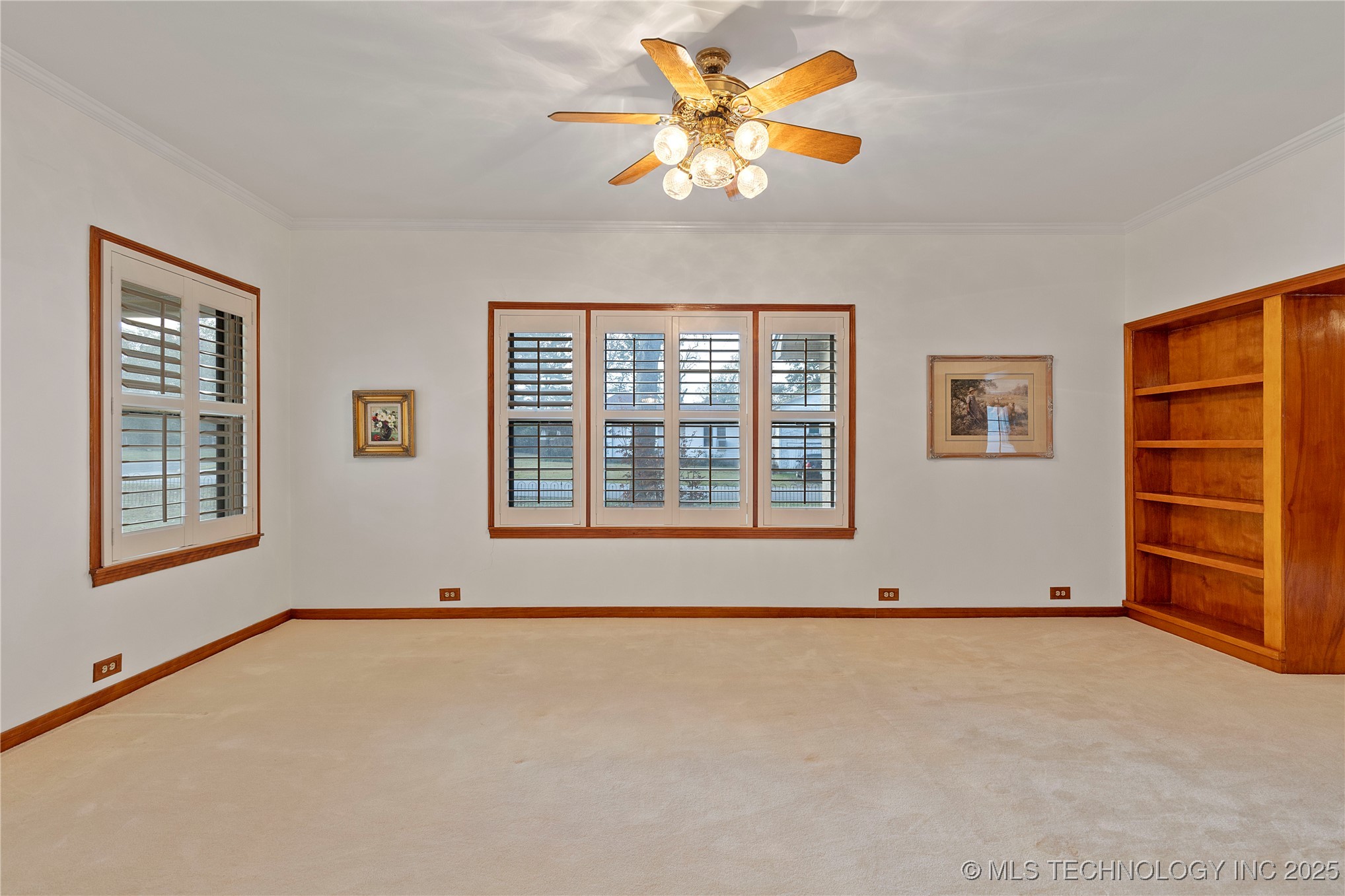 816 S Mcquarrie Avenue Property Photo 15