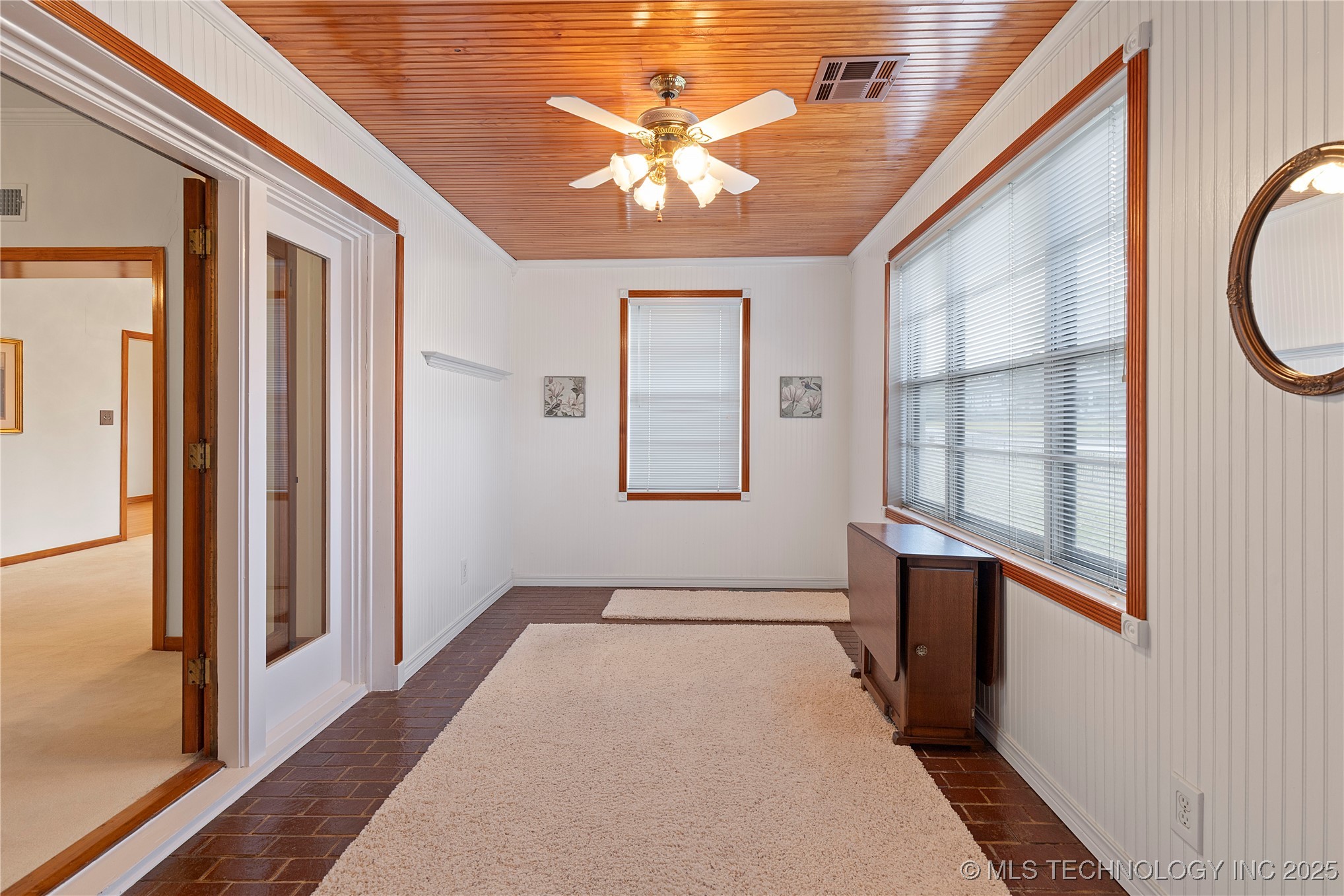 816 S Mcquarrie Avenue Property Photo 21