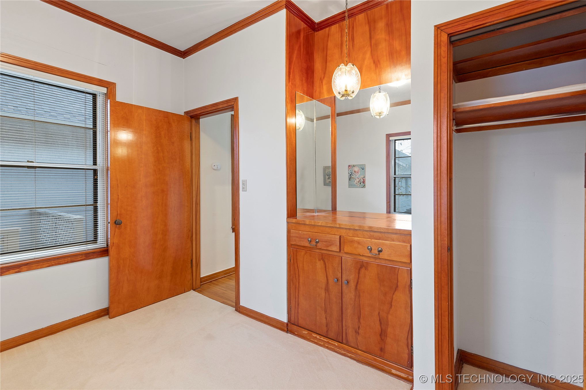 816 S Mcquarrie Avenue Property Photo 25