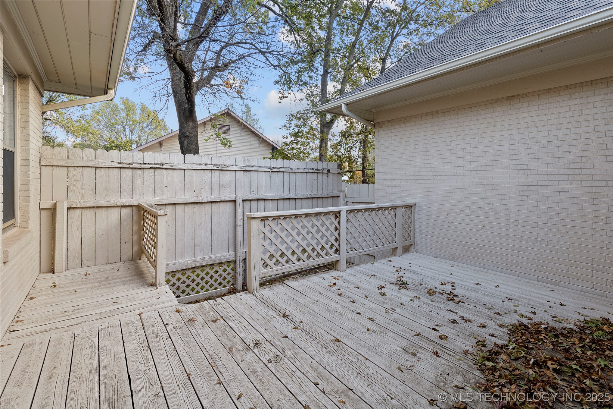 816 S Mcquarrie Avenue Property Photo 28