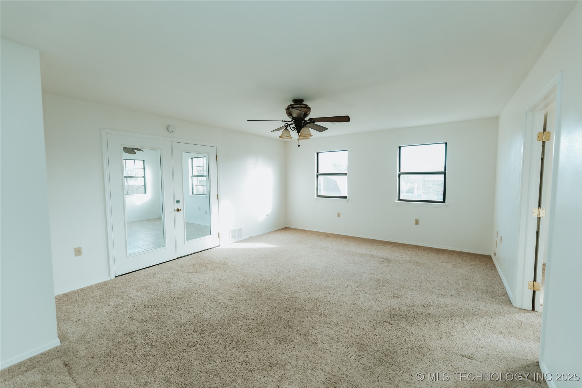 2022 N Reeves Road Property Photo 10