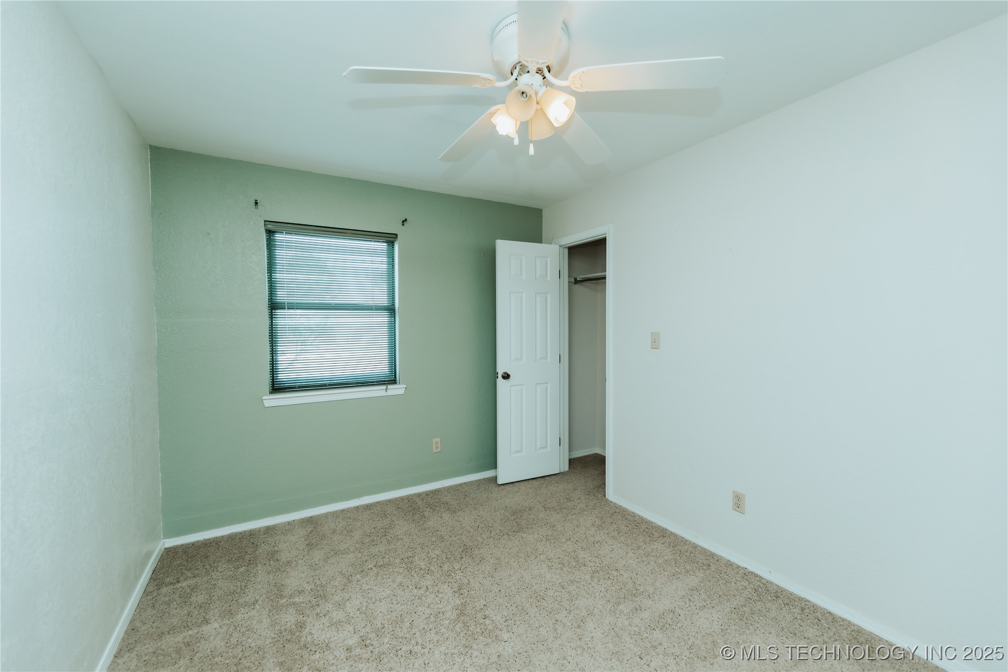 2022 N Reeves Road Property Photo 17