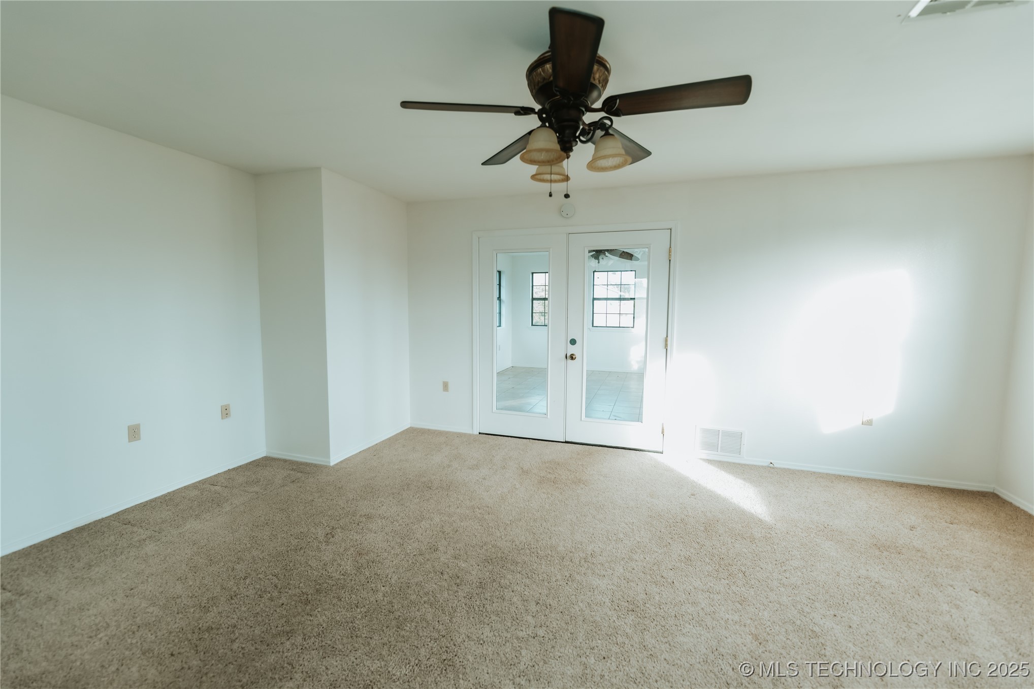 2022 N Reeves Road Property Photo 19