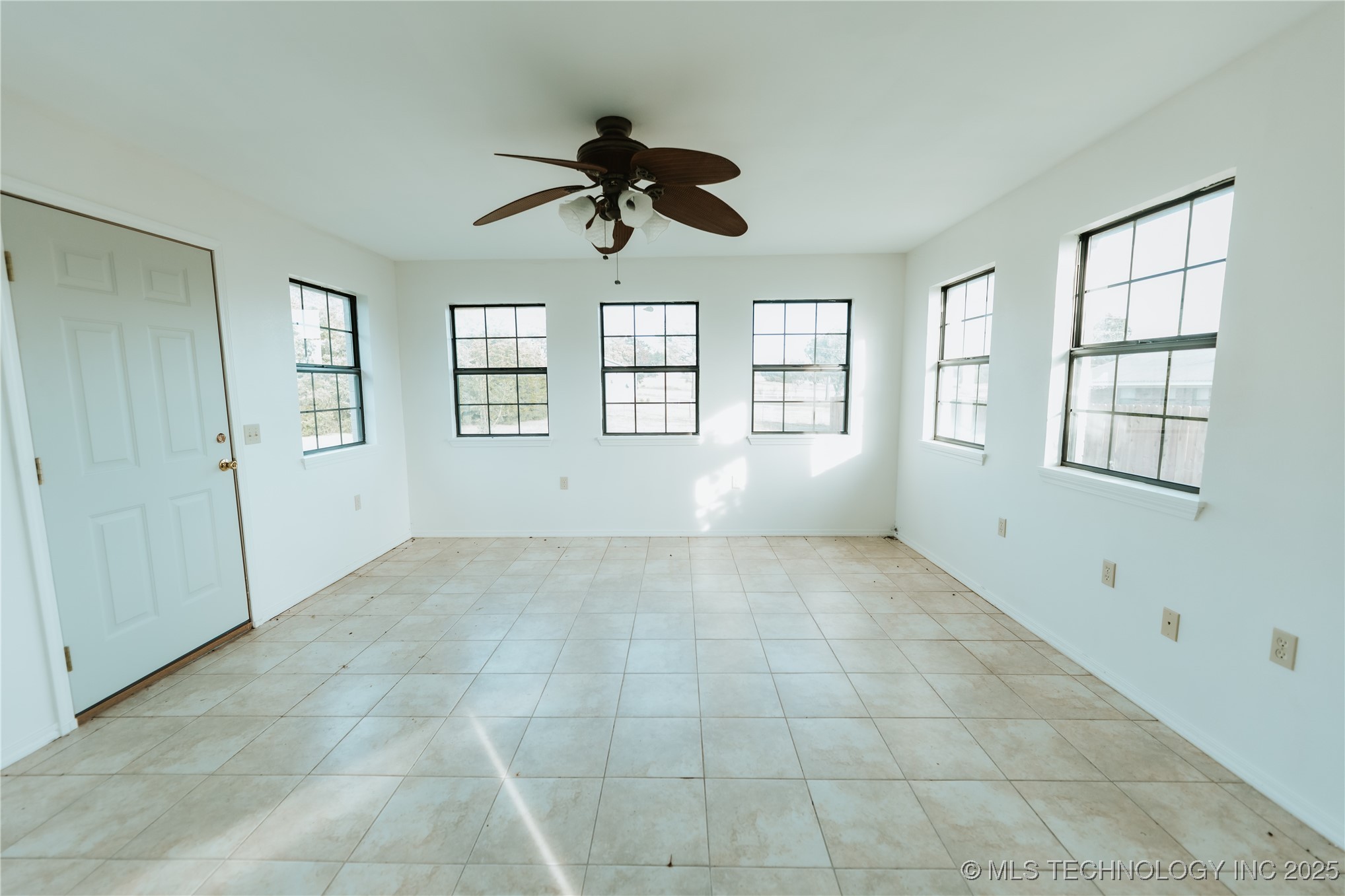 2022 N Reeves Road Property Photo 20