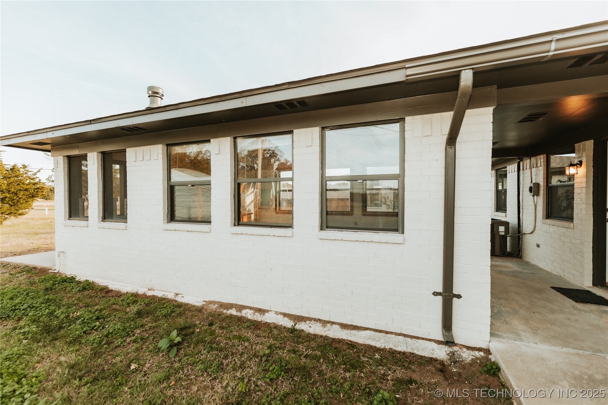 2022 N Reeves Road Property Photo 23