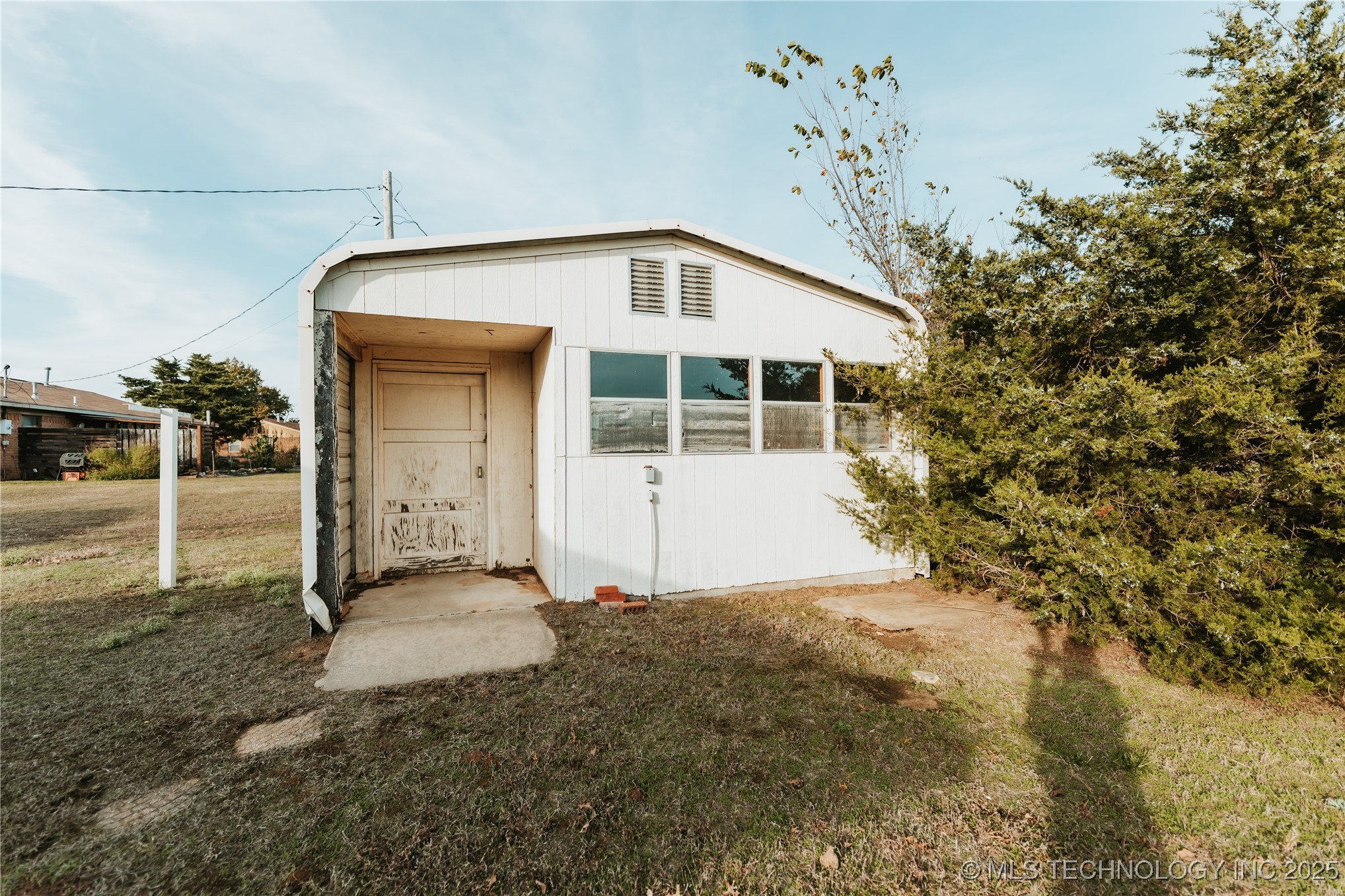 2022 N Reeves Road Property Photo 27