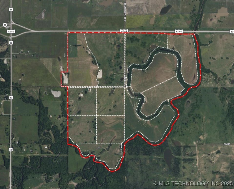 Hwy 16 Property Photo 86