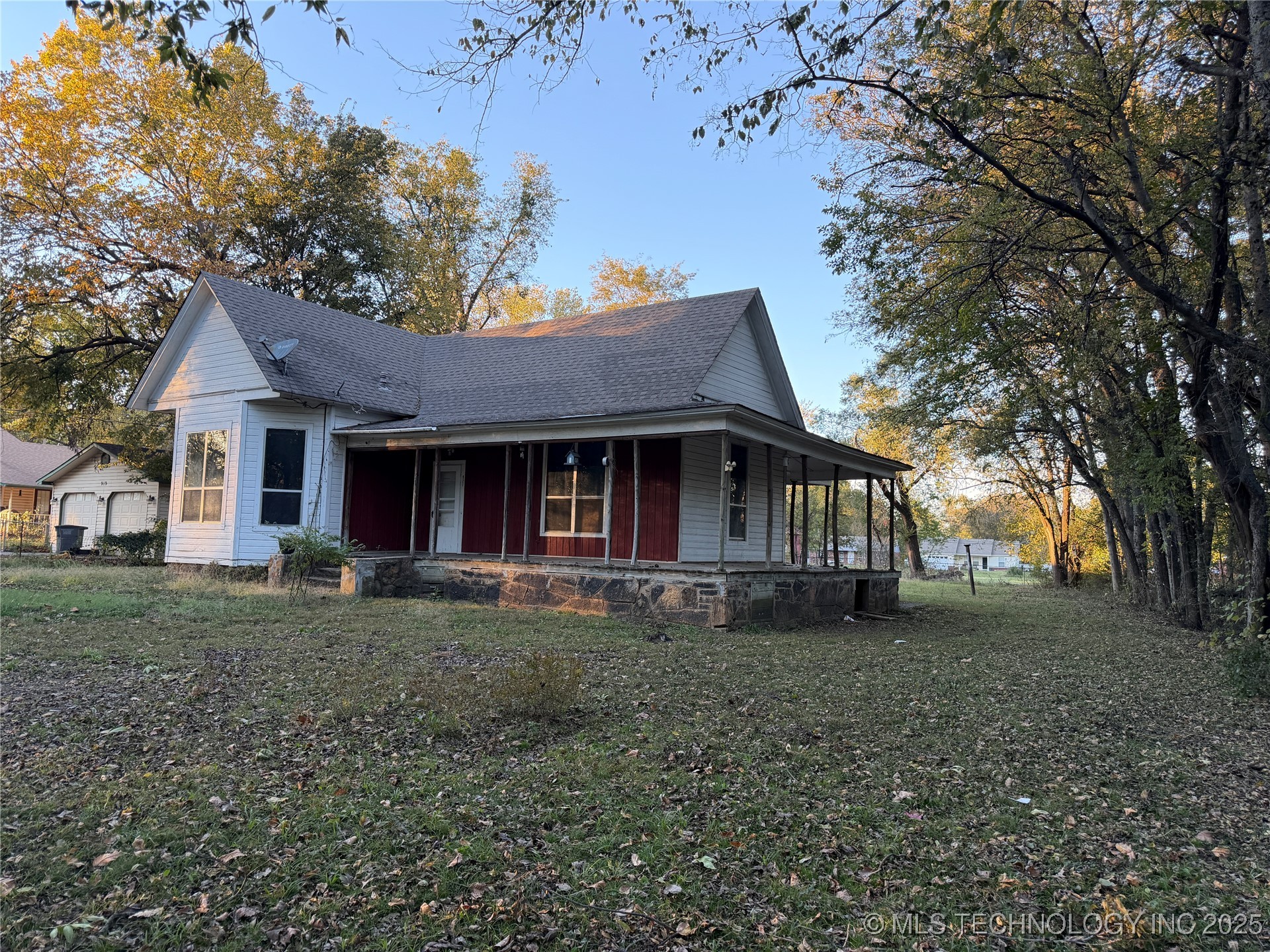 921 E Church Street Property Photo 2