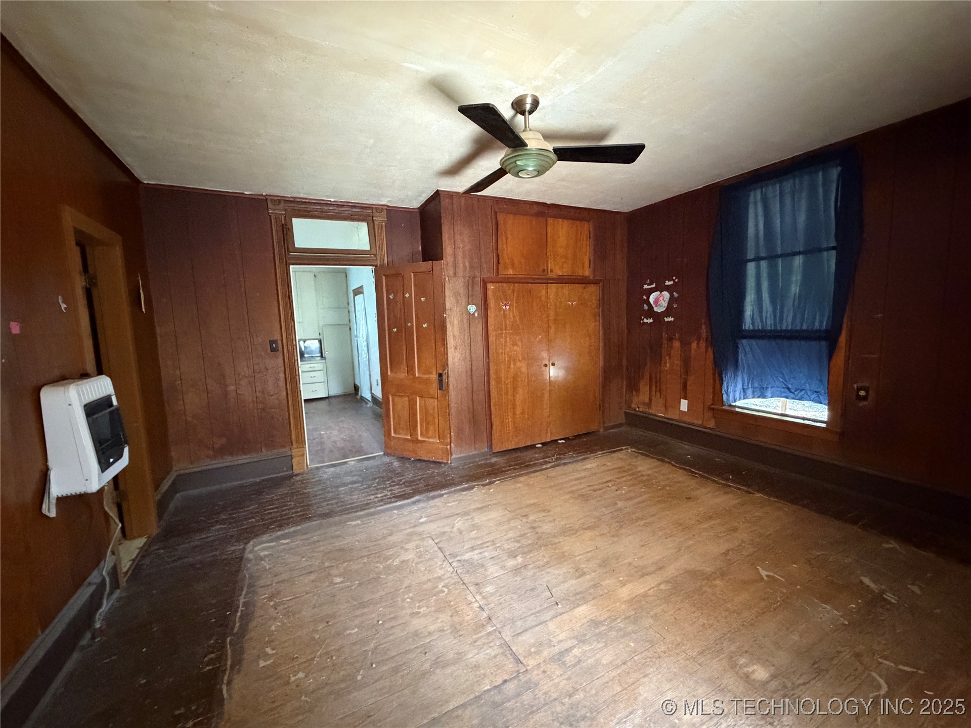 921 E Church Street Property Photo 9