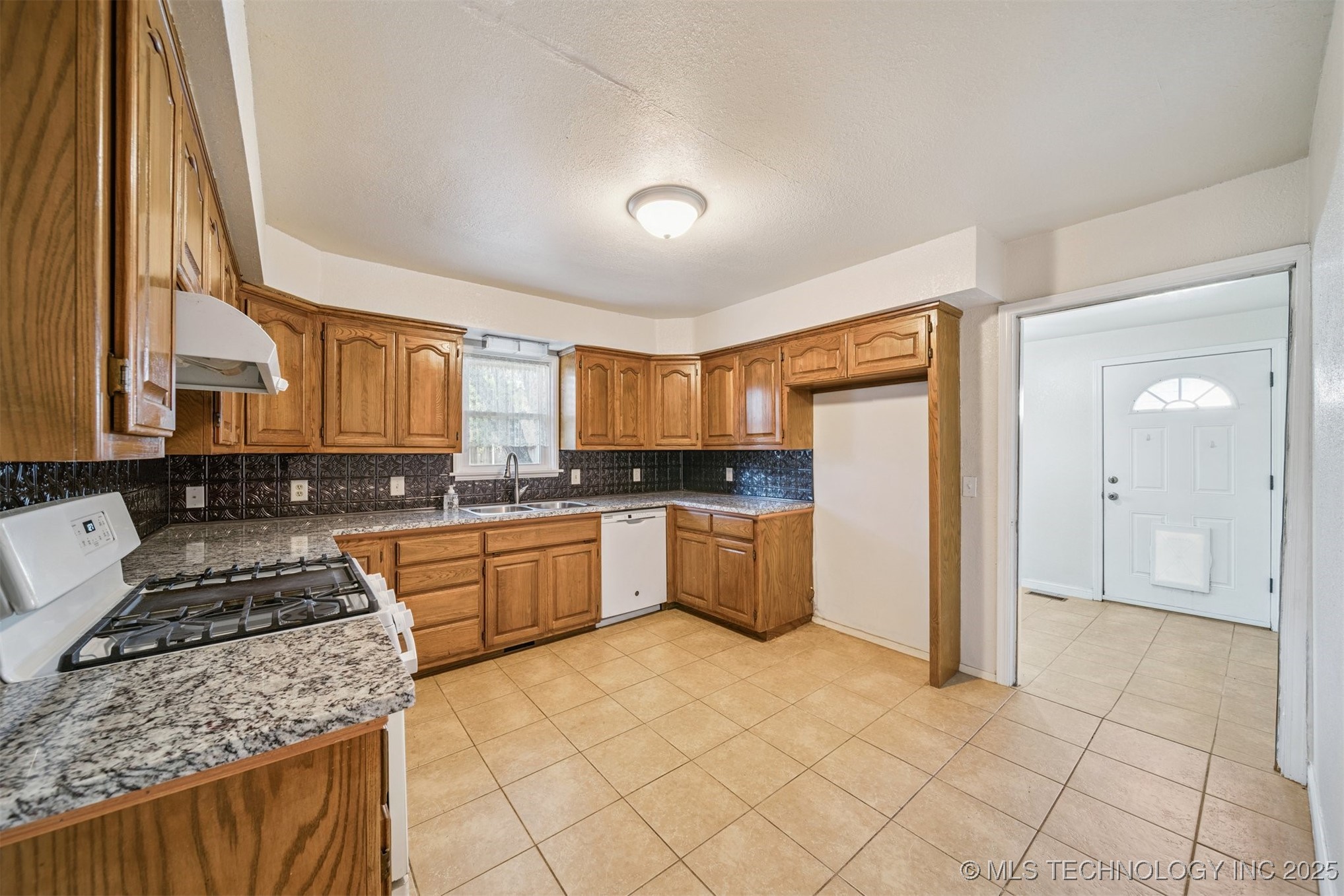 119 E Ross Avenue Property Photo 7