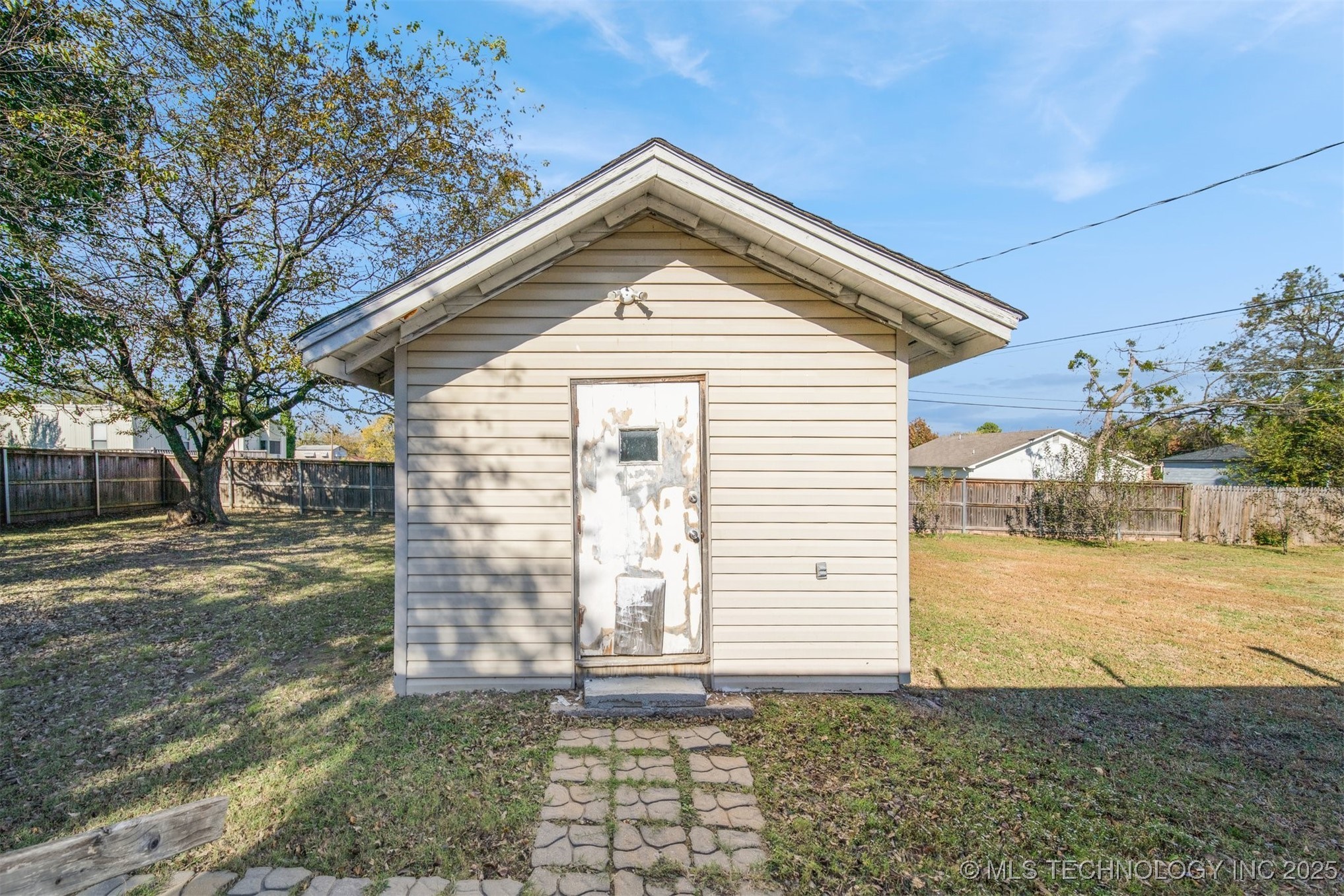 119 E Ross Avenue Property Photo 21