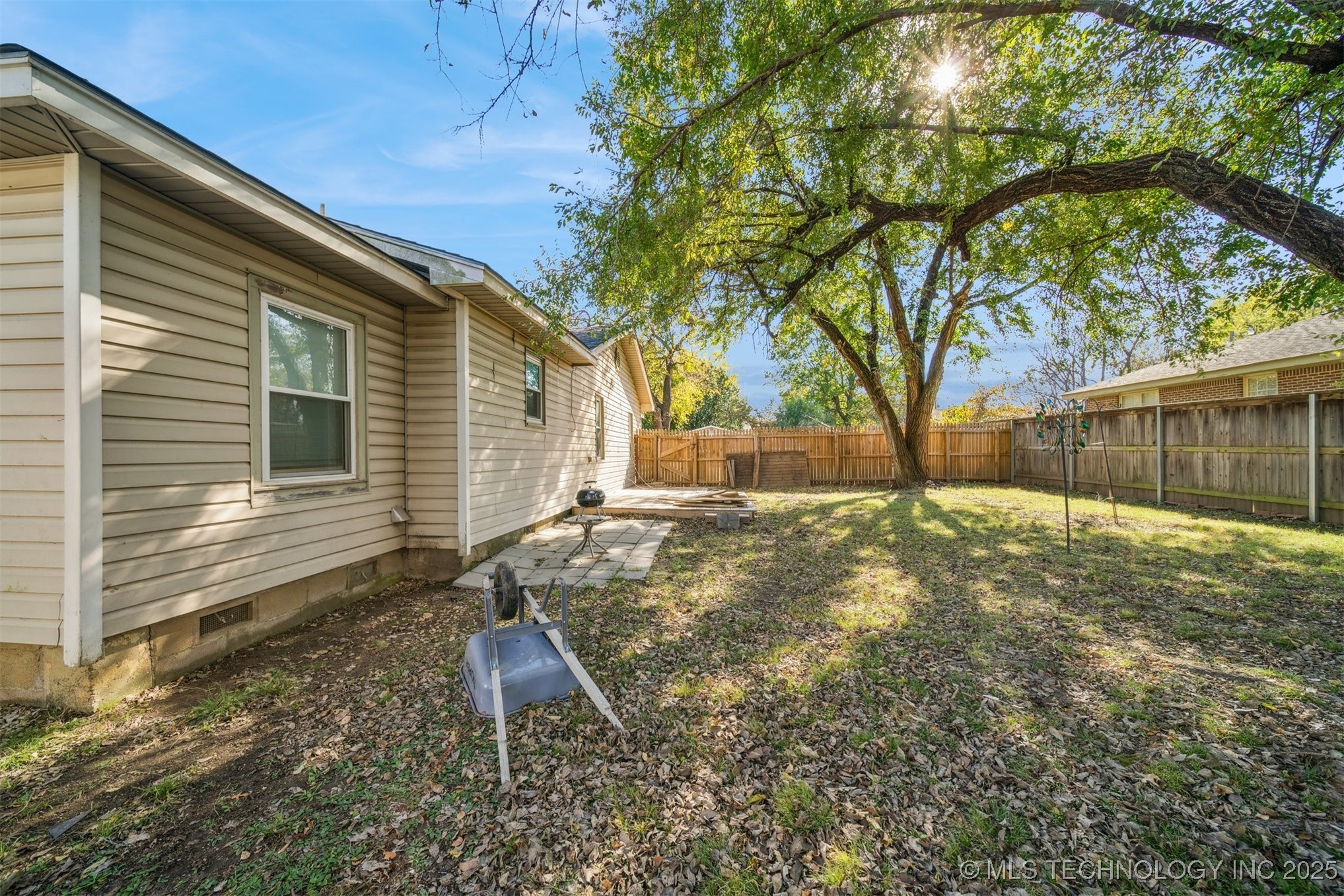 119 E Ross Avenue Property Photo 22