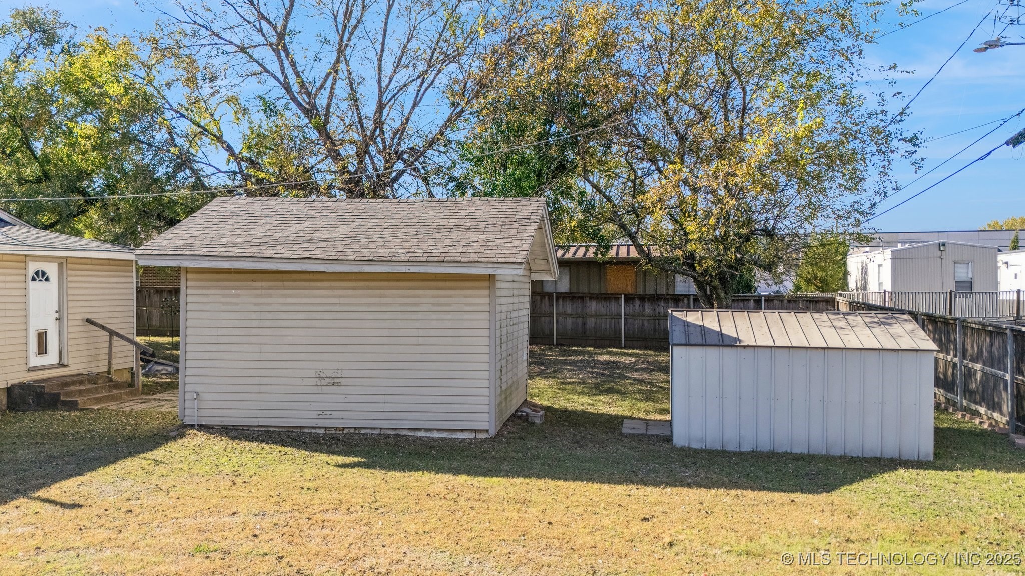 119 E Ross Avenue Property Photo 24