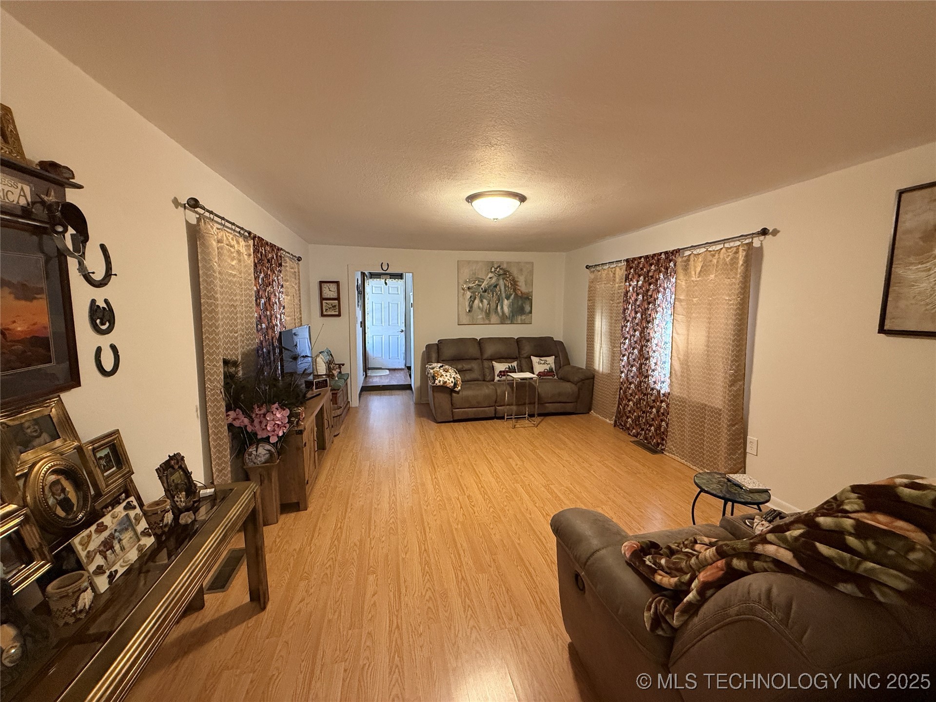 18021 S 71st West Avenue Property Photo 5