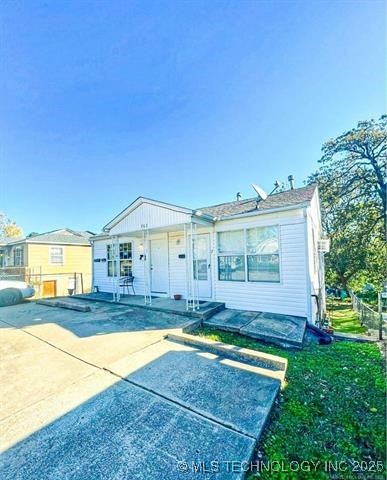 907 N Wilson Avenue Property Photo 1