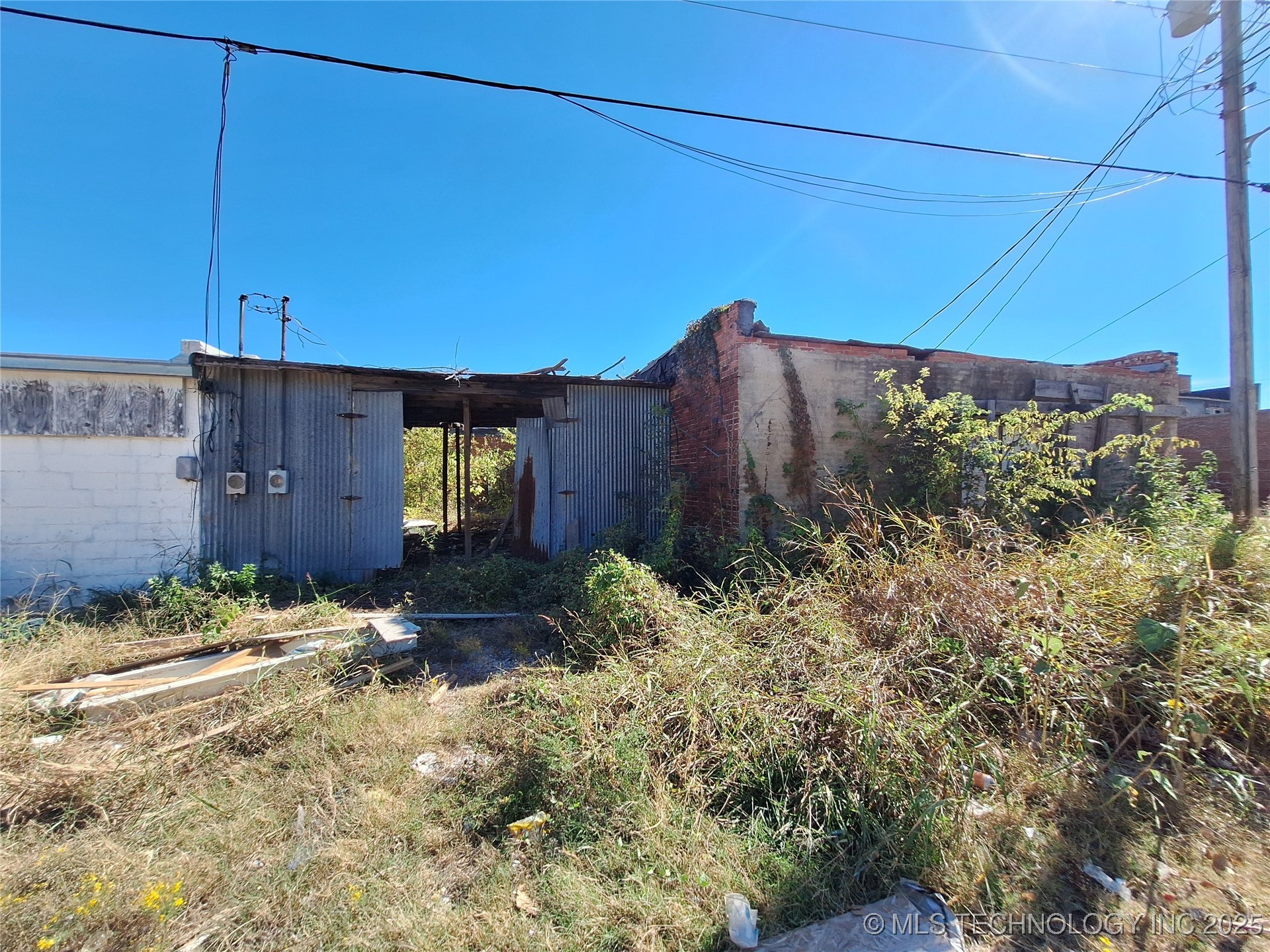 211 N Bdwy Property Photo 16