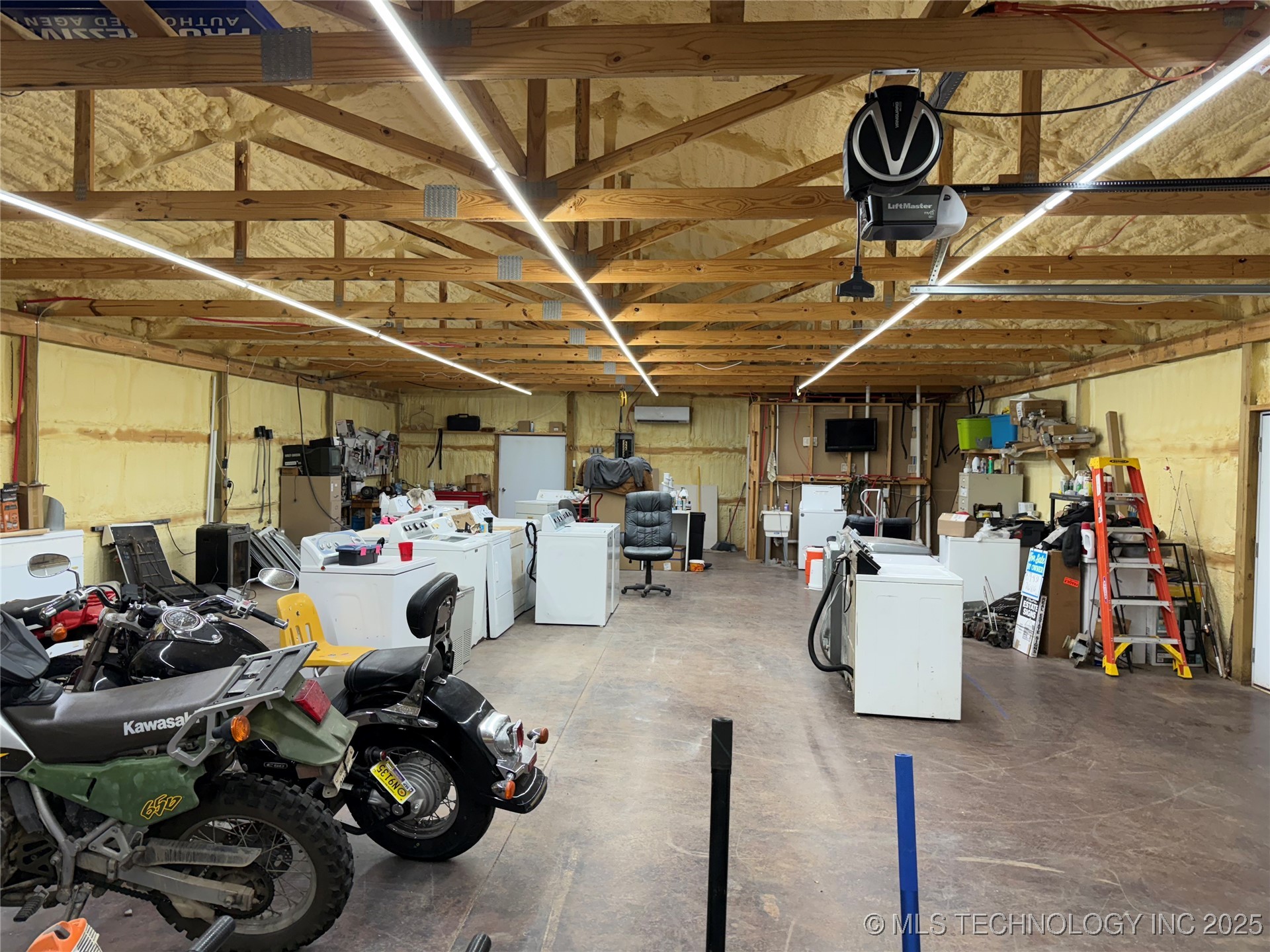 103 N Hickory Street Property Photo 5