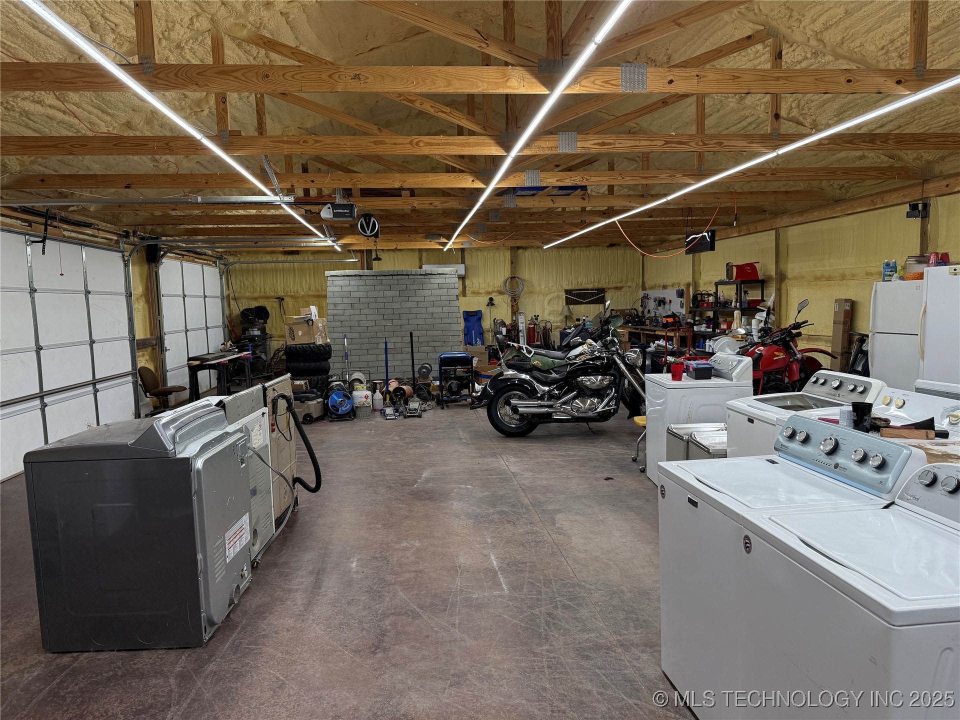 103 N Hickory Street Property Photo 6