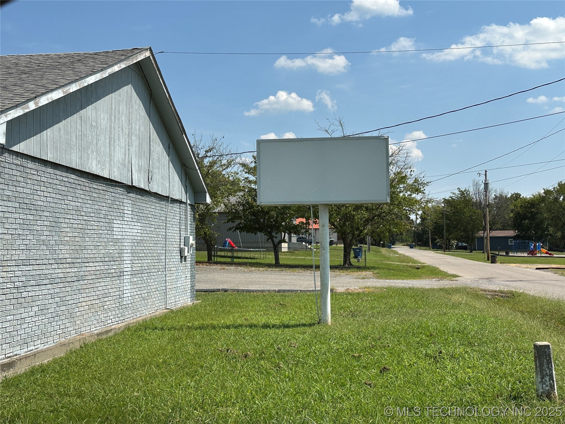 309 W Miami Avenue Property Photo 2