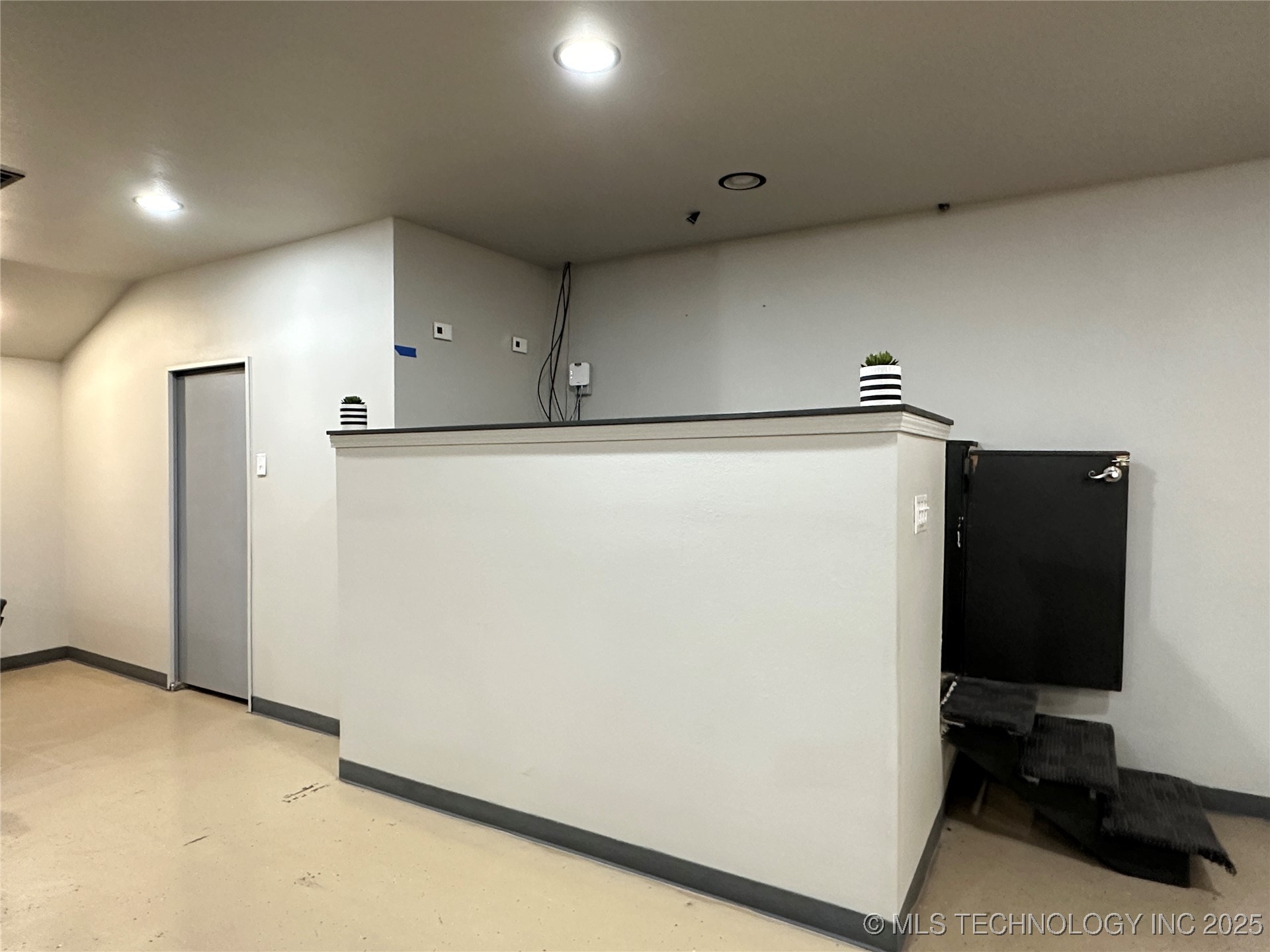 309 W Miami Avenue Property Photo 5