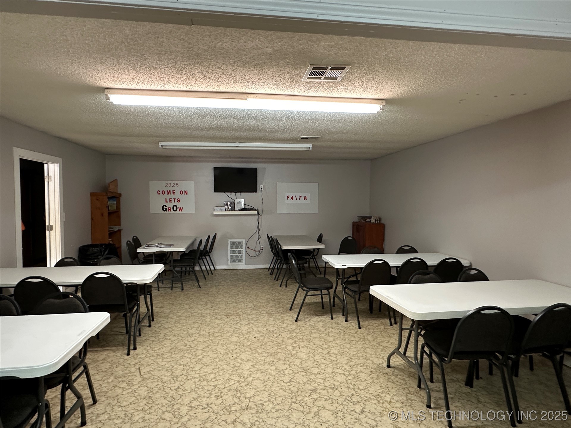 309 W Miami Avenue Property Photo 11