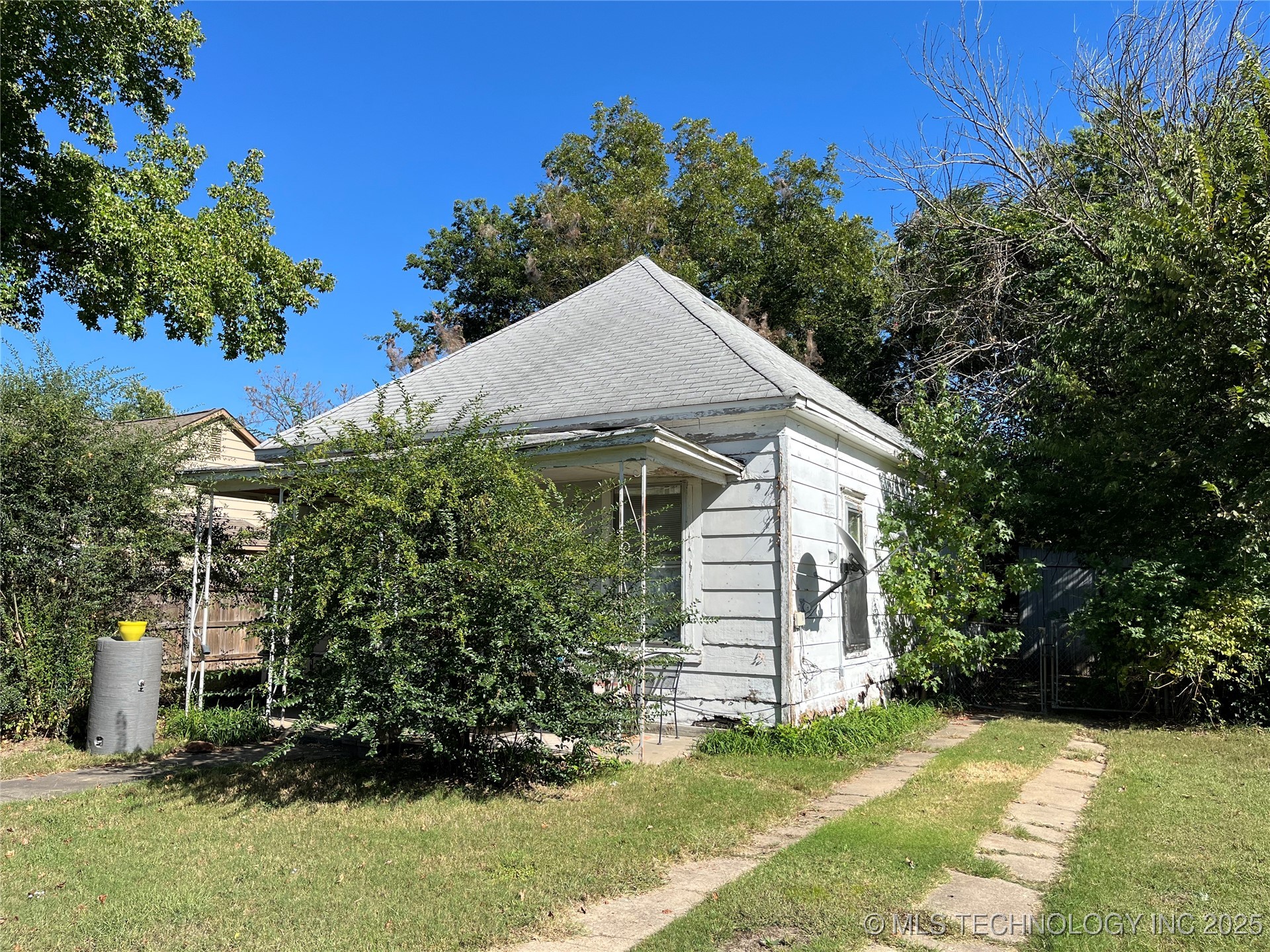 826 N H. Street Property Photo 2