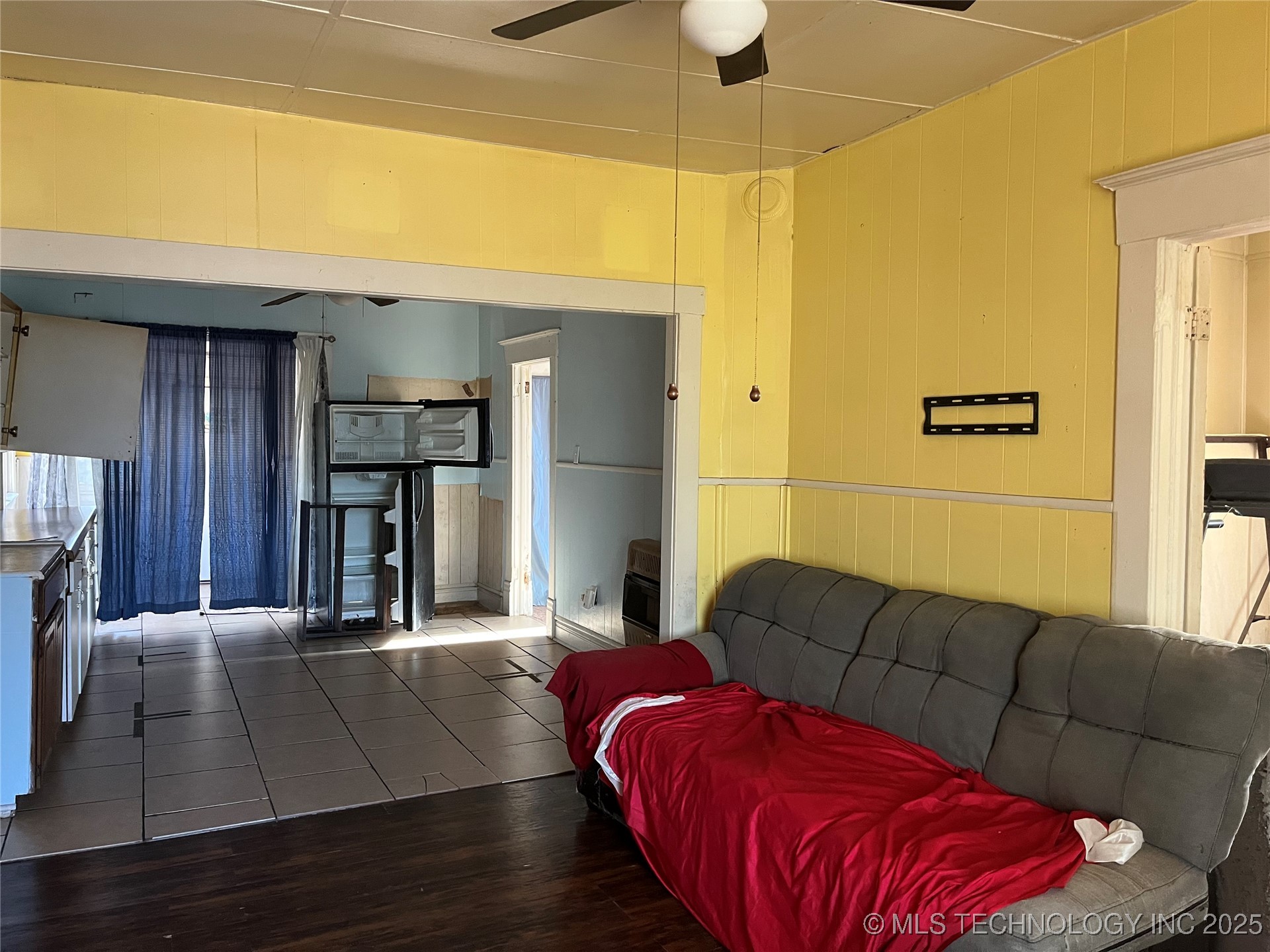 826 N H. Street Property Photo 3