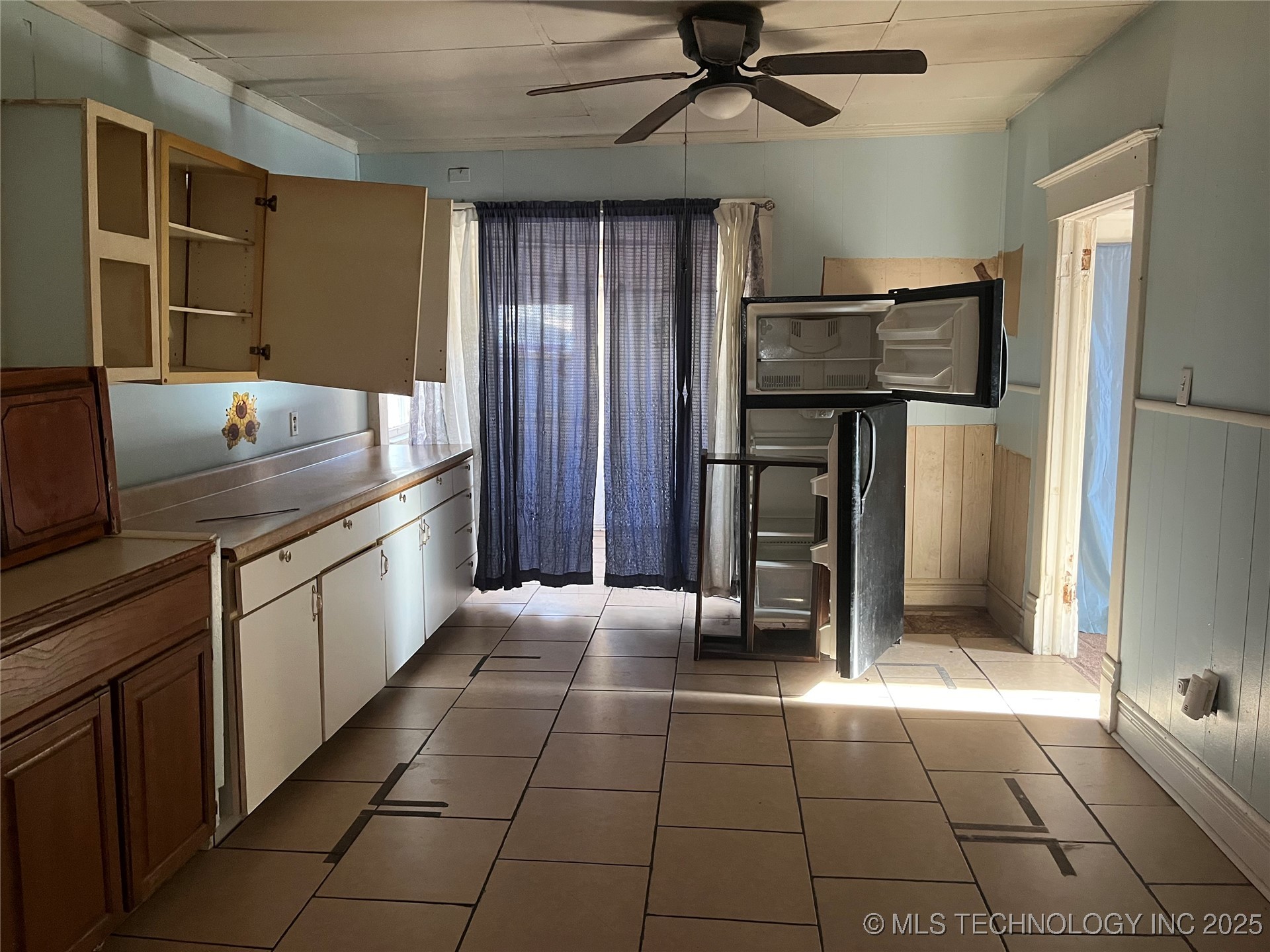 826 N H. Street Property Photo 5