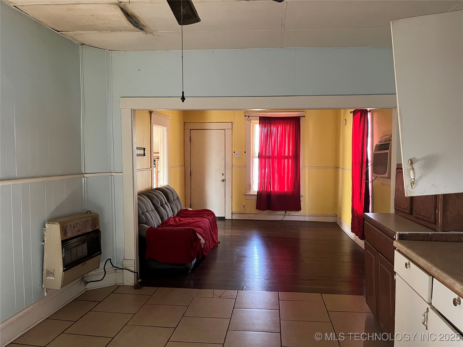 826 N H. Street Property Photo 10