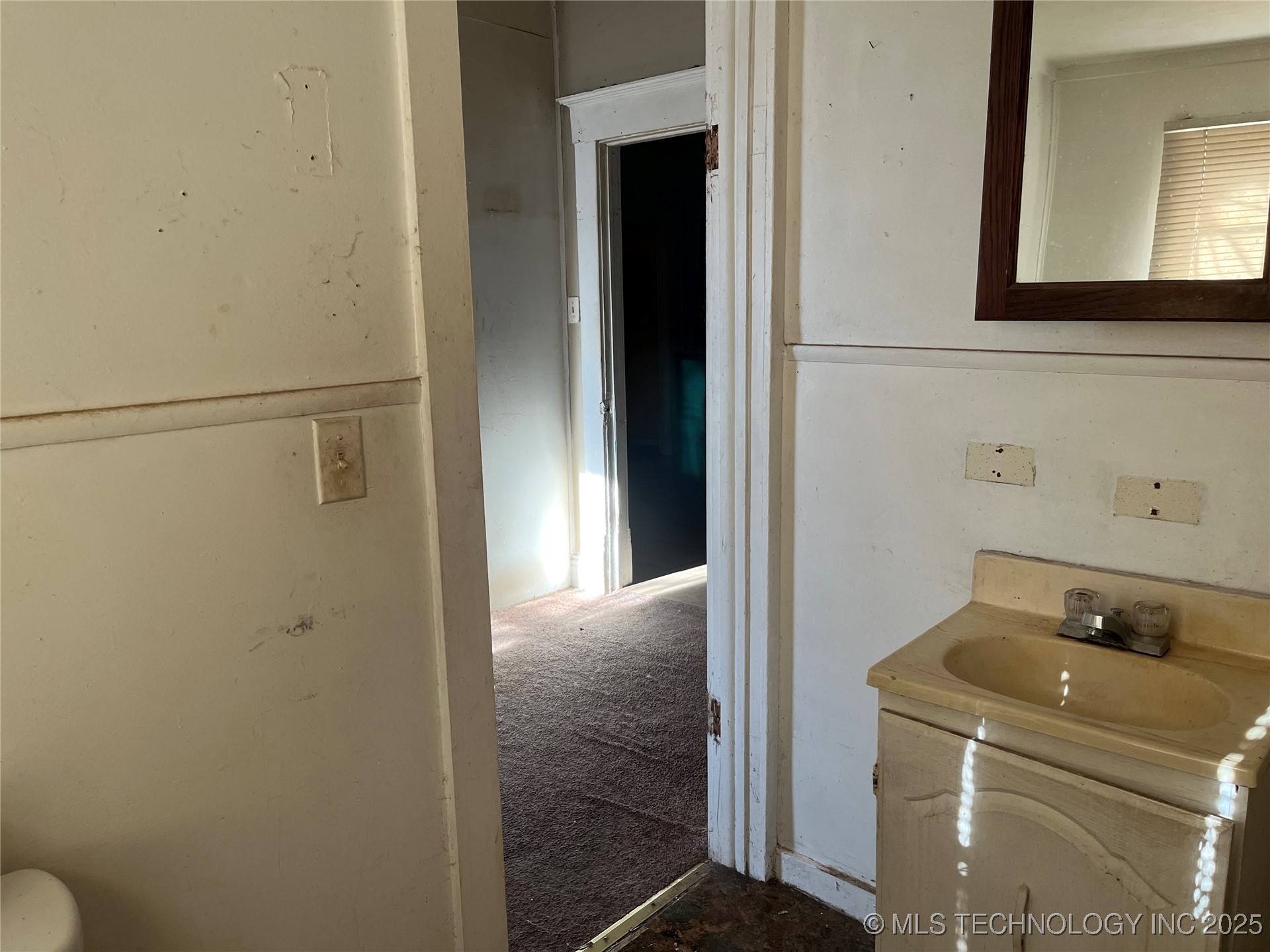 826 N H. Street Property Photo 15