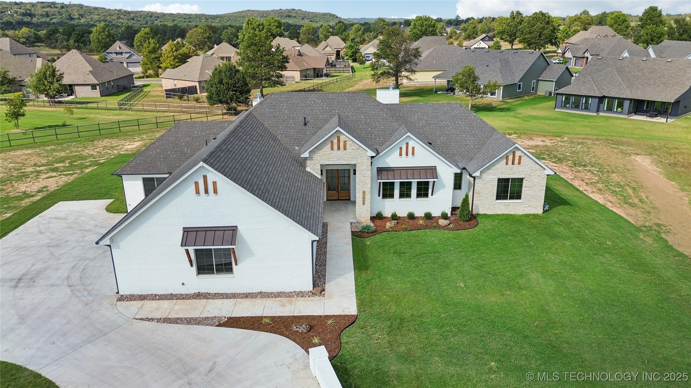 31005 E 67th Street S Property Photo 4