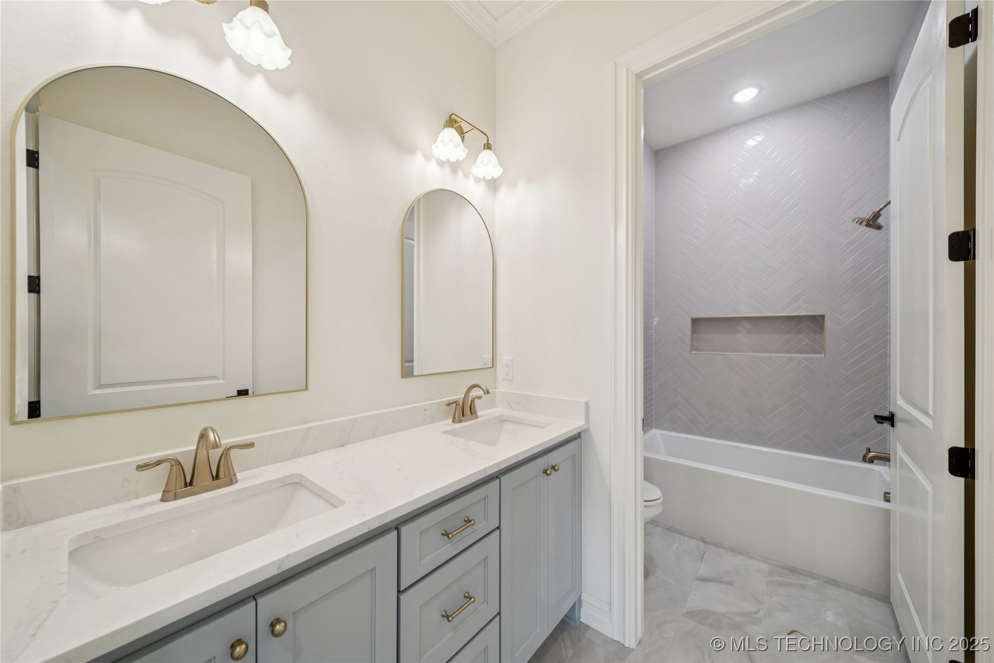 31005 E 67th Street S Property Photo 28