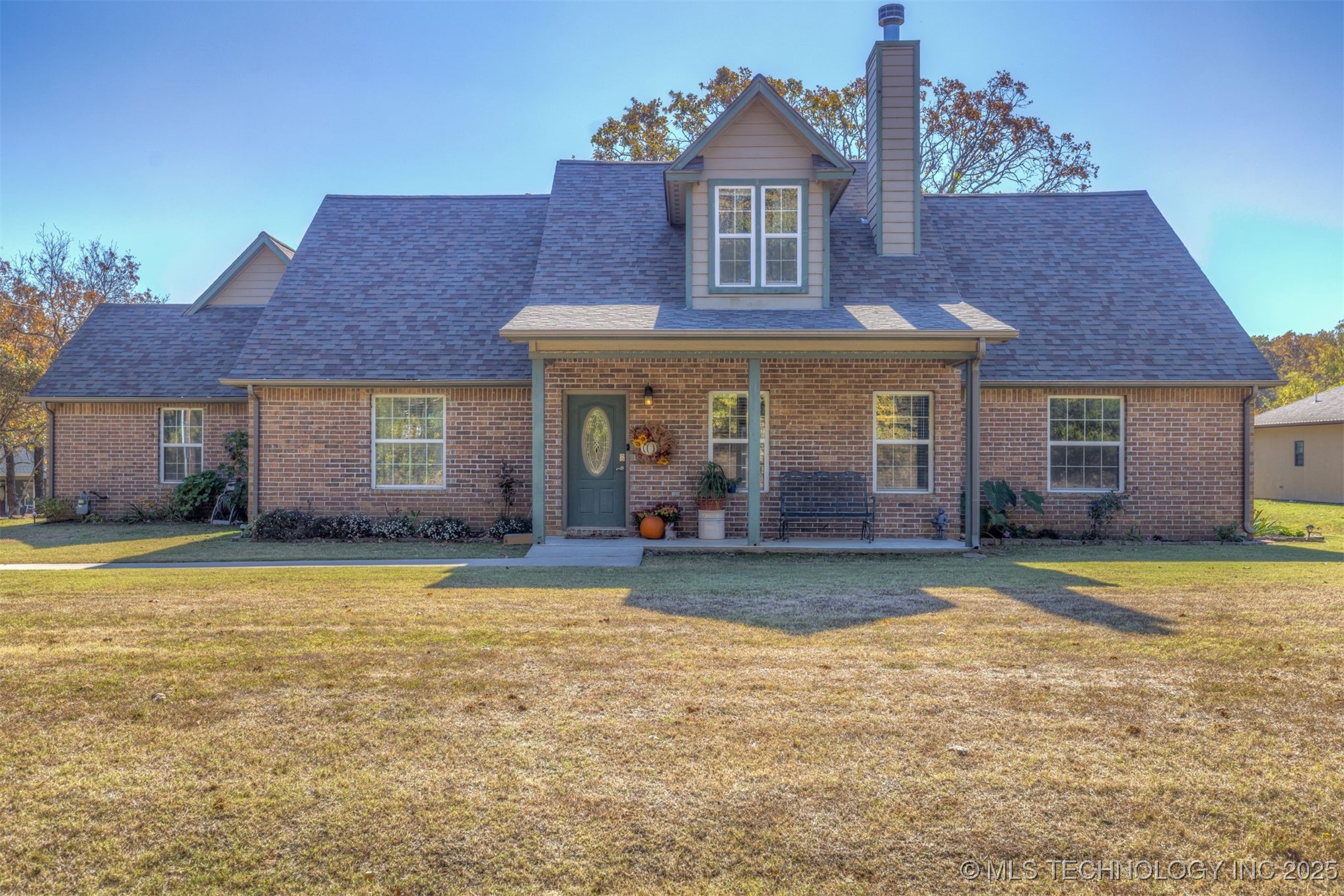 6338 W 77th Street Property Photo 1