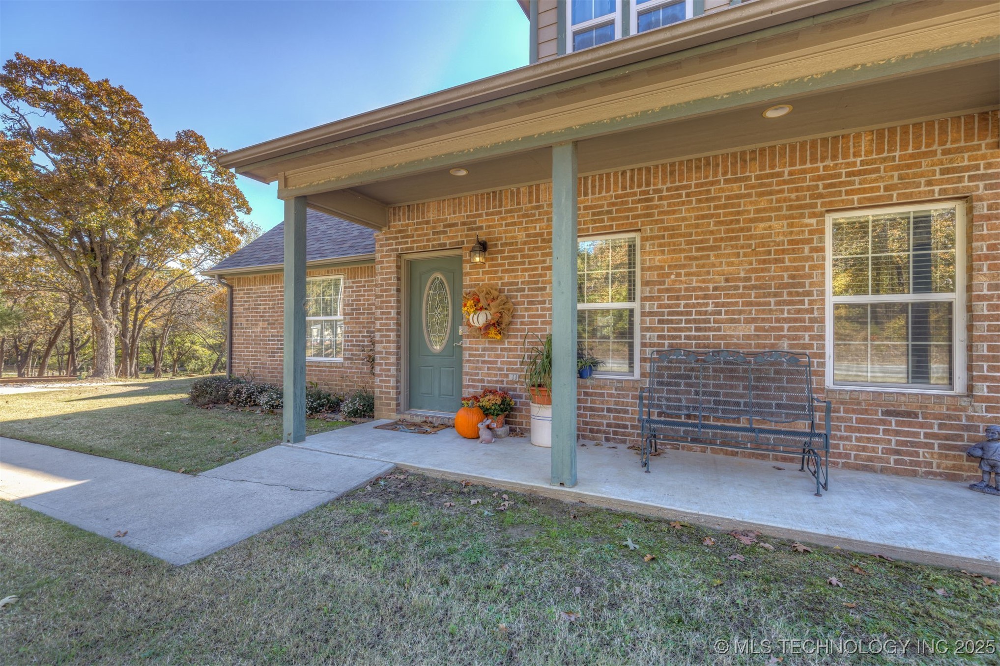 6338 W 77th Street Property Photo 4