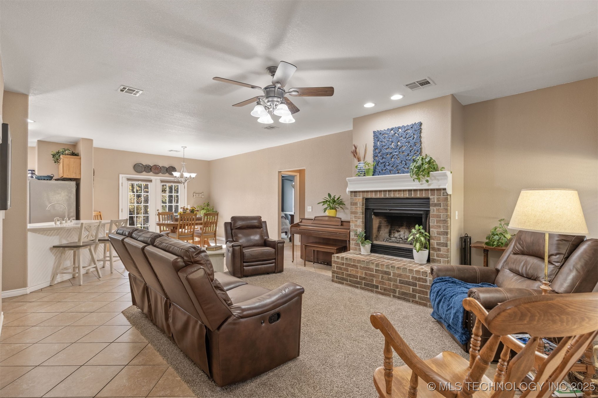 6338 W 77th Street Property Photo 6