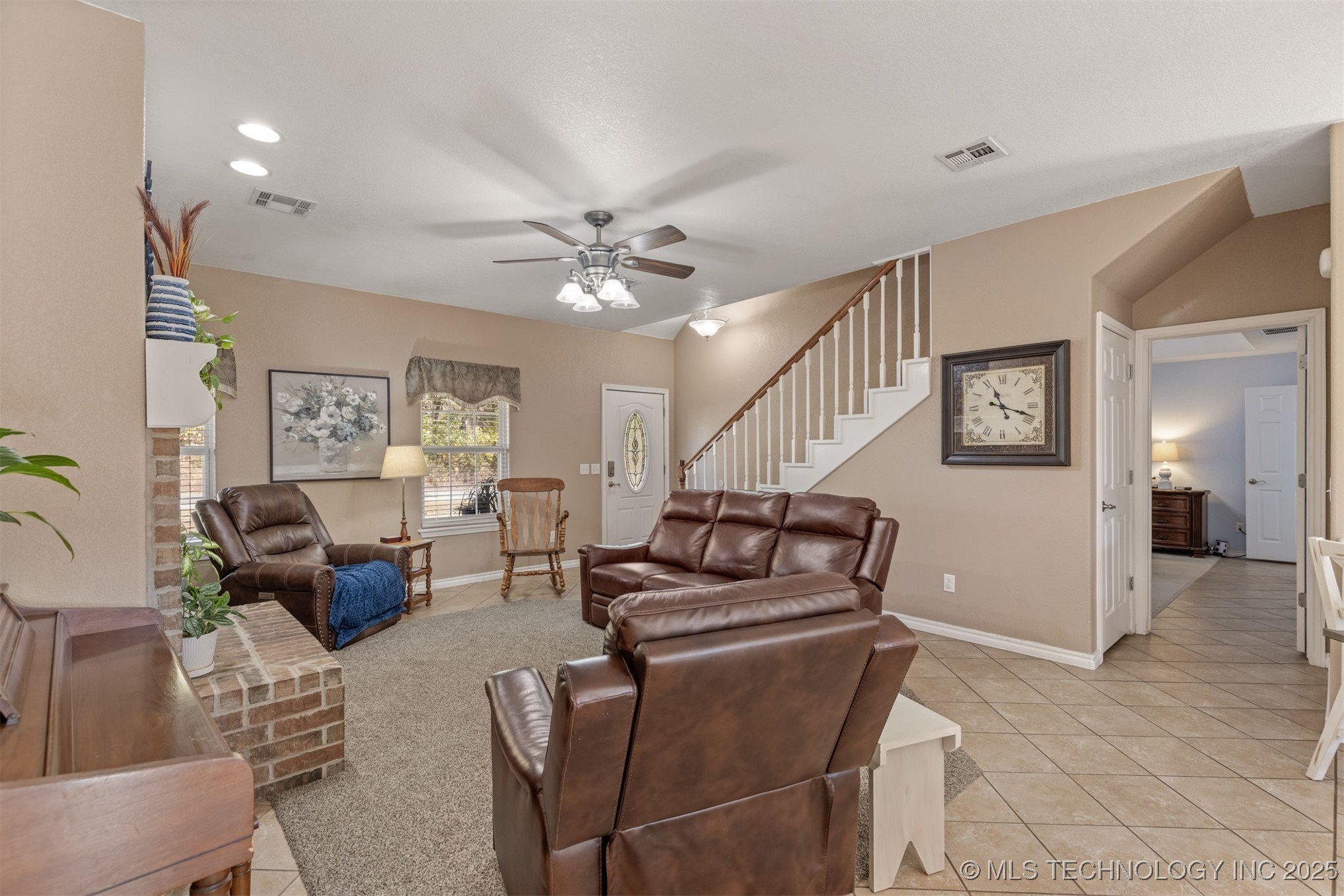 6338 W 77th Street Property Photo 9