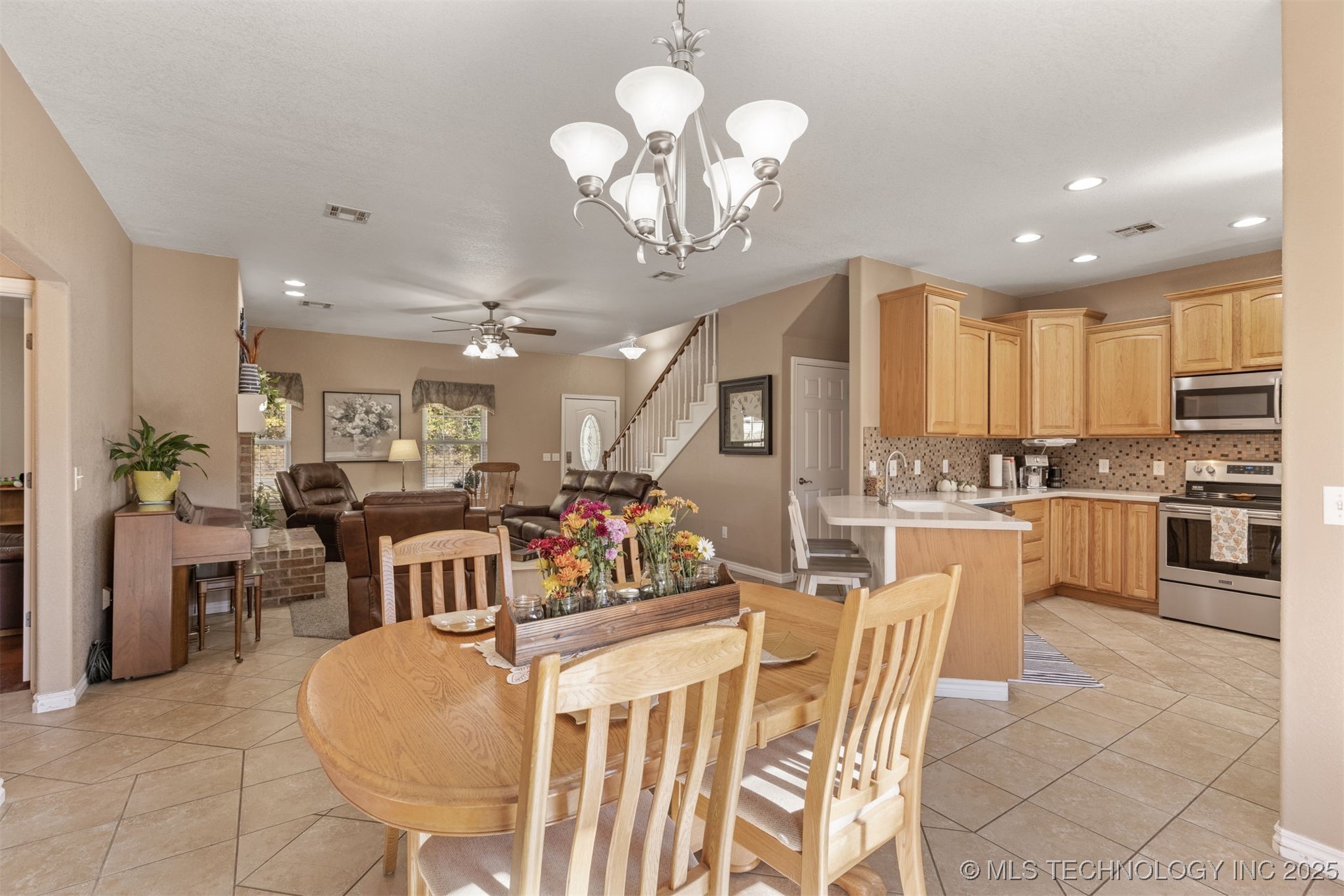 6338 W 77th Street Property Photo 13