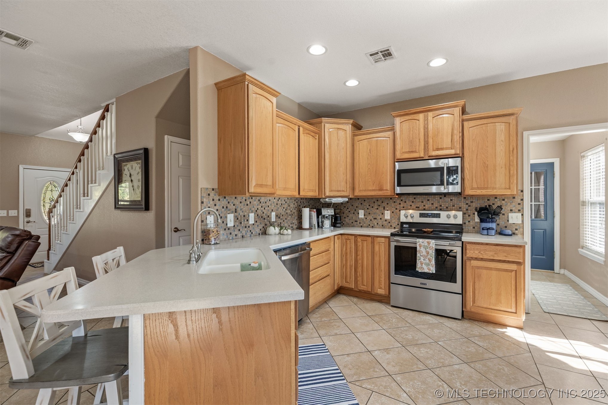 6338 W 77th Street Property Photo 15